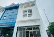 Cho thuê nhà mặt tiền Nguyễn Văn Linh, Phú Mỹ Hưng, Quận 7 xây 5 tầng hướng Bắc