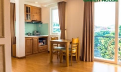 Discussion Between Land And Apartment