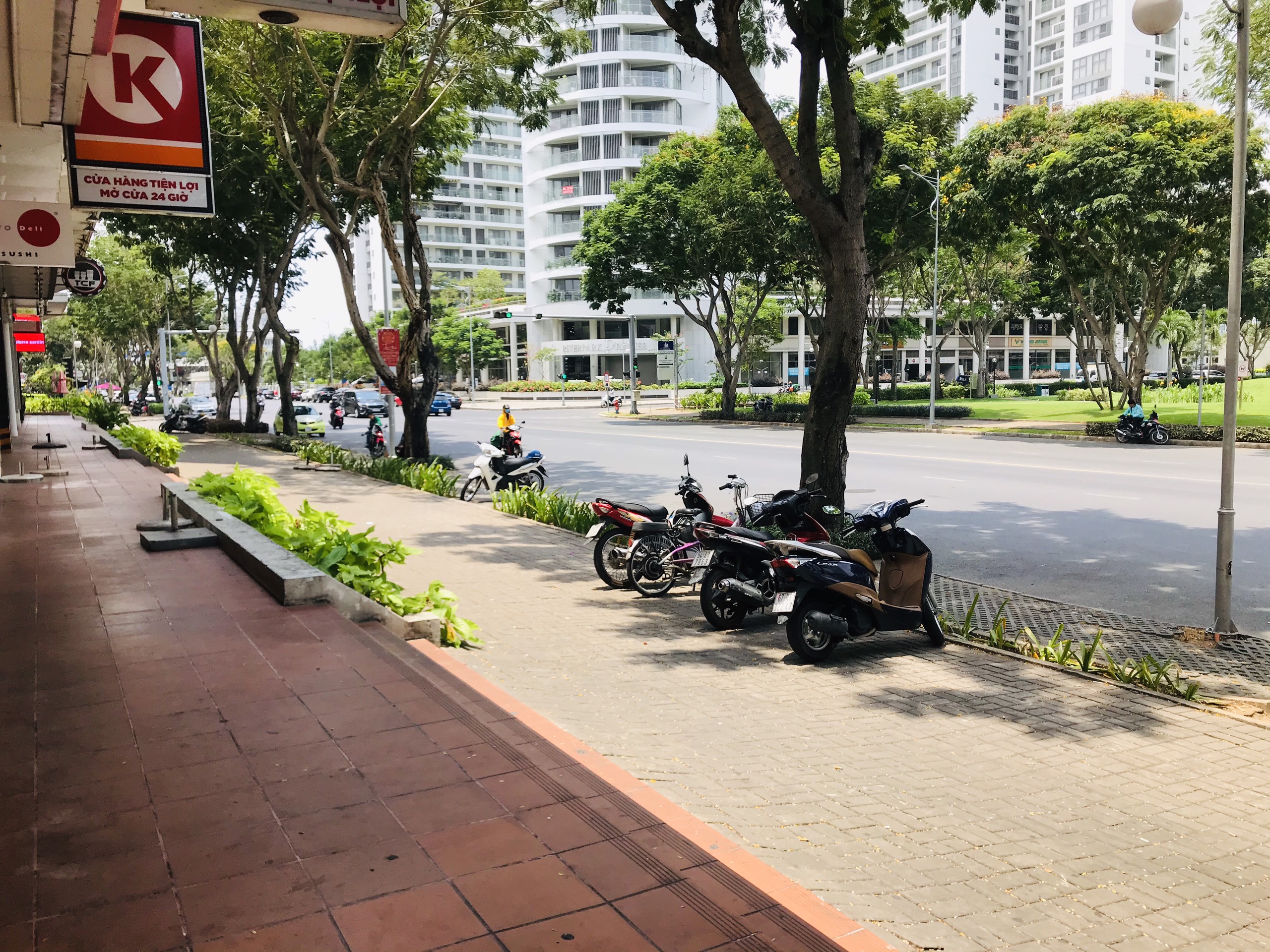 FOR RENT SHOPHOUSE IN PARKVIEW - TAN PHONG WARD- DISTRICT 7 3