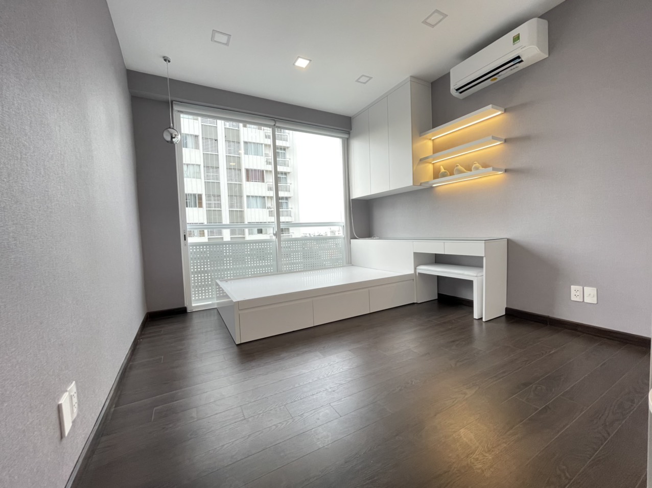 My Duc Apartment for sale in Phu My Hung. Nice house. Luxury interior. 13