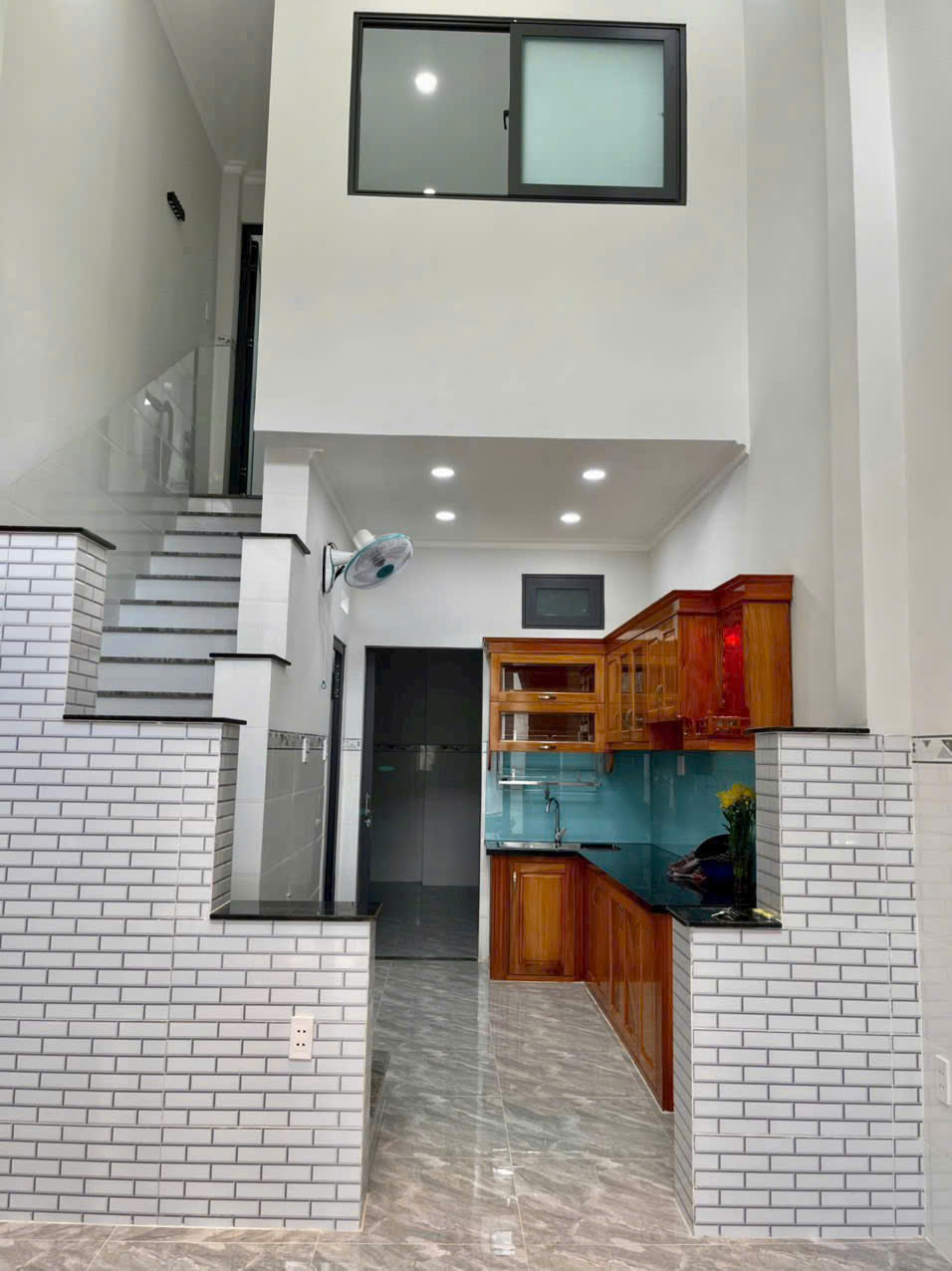 Bán nhà chợ Phạm Thế Hiển, Phường 4, Quận 8 có 2 tầng, 2 phòng ngủ, sổ hồng 1