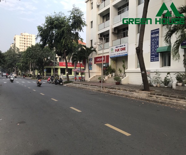 Shop My Phuoc in Phu My Hung for sale (102m2)