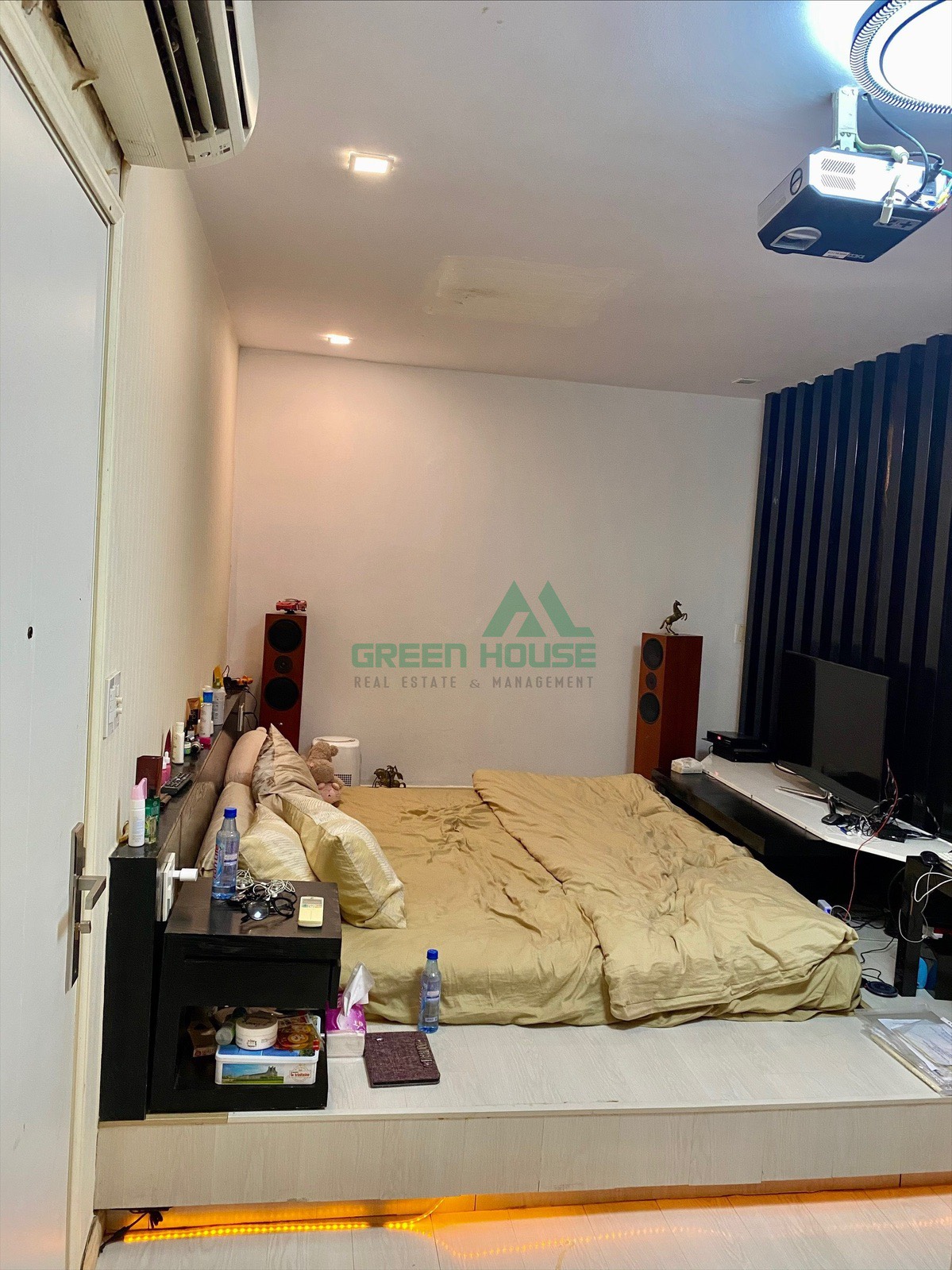 My Thai Villa for Sale Phu My Hung - A Good Location - The Sale Price 33 billion VND 9