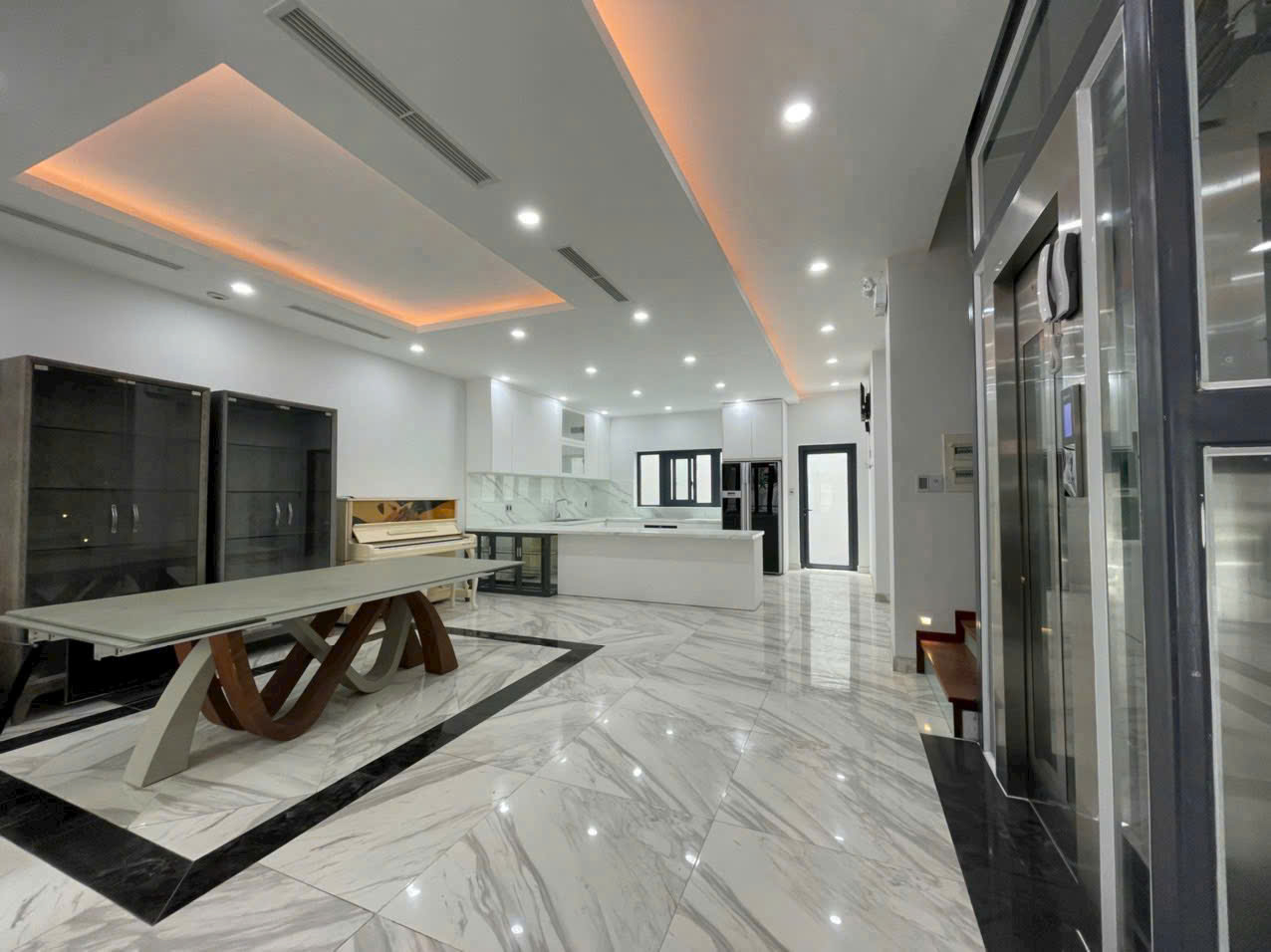 Cho thuê biệt thự B64 Nam Thông 2 Phú Mỹ Hưng, Quận 7 xây 4 tầng có 4 phòng ngủ, thang máy – 144m2 7