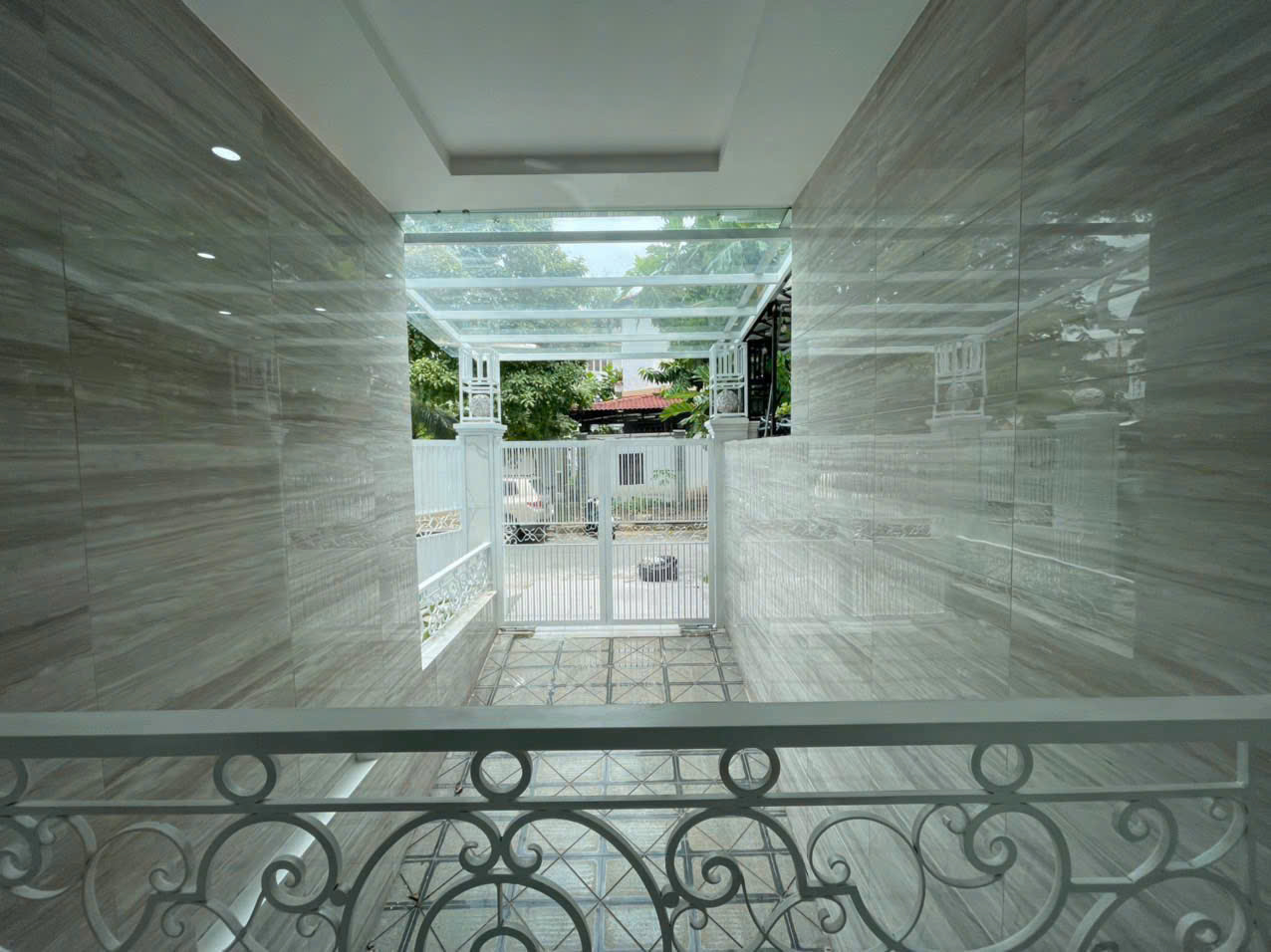Cho thuê biệt thự B64 Nam Thông 2 Phú Mỹ Hưng, Quận 7 xây 4 tầng có 4 phòng ngủ, thang máy – 144m2 6