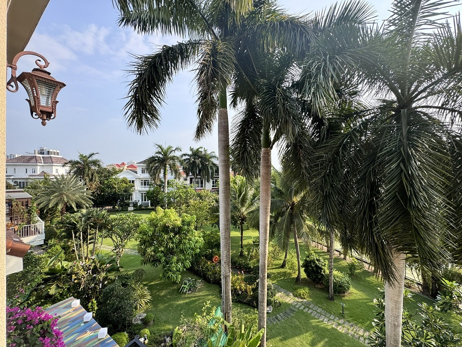 Chateau villa for rent in Phu My Hung, District 7 builds 2 floors with 4 bedrooms design in the most luxurious compound area 16