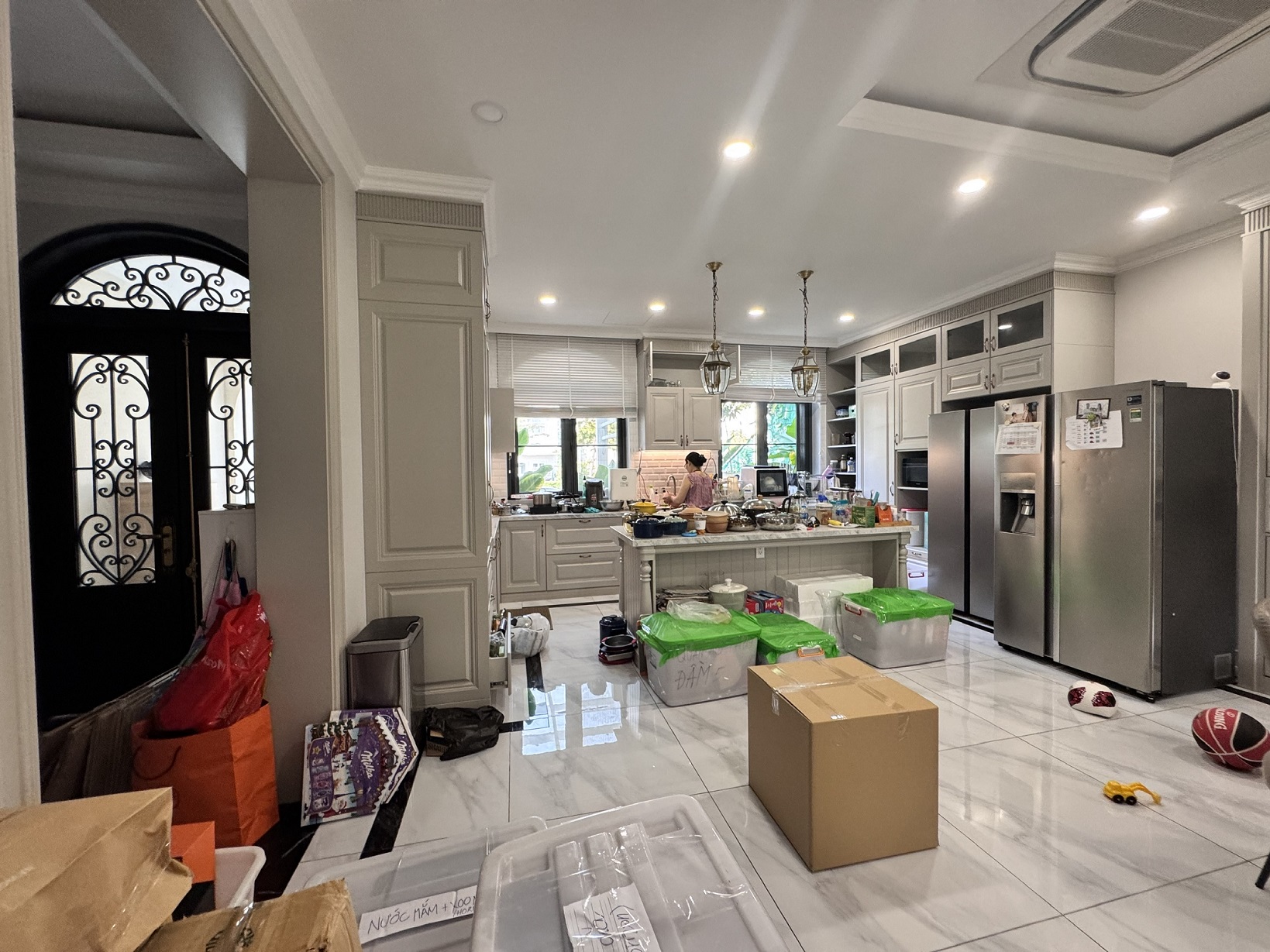 Chateau villa for rent in Phu My Hung, District 7 builds 2 floors with 4 bedrooms design in the most luxurious compound area 11
