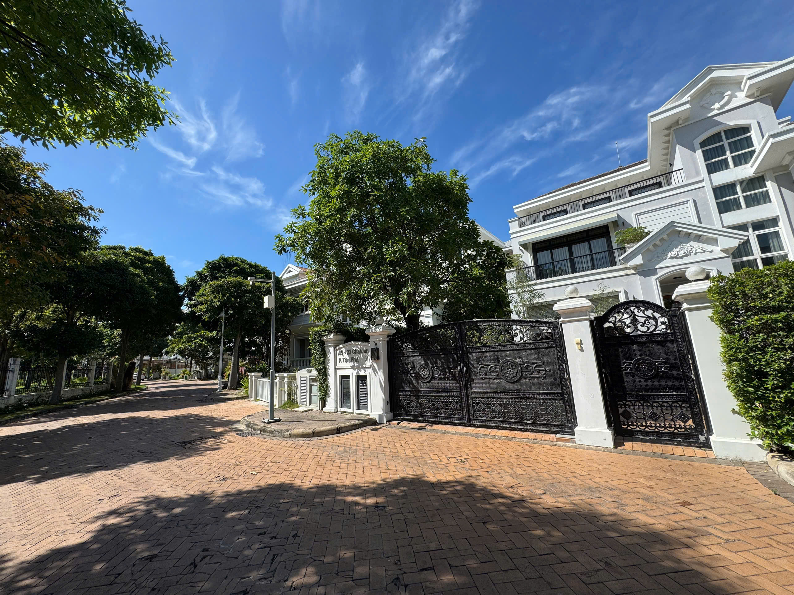 Selling or renting a detached villa in Chateau 4 Phu My Hung, District 7 with 5 floors with a swimming pool – 580m2 13