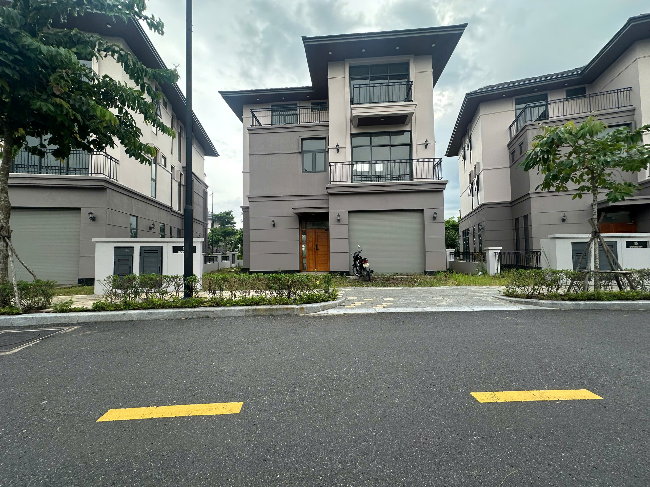 Bán biệt thự đơn lập GS Metrocity Nguyễn Hữu Thọ, Nhà Bè xây trệt + 2 lầu, view sông – 300m2 2