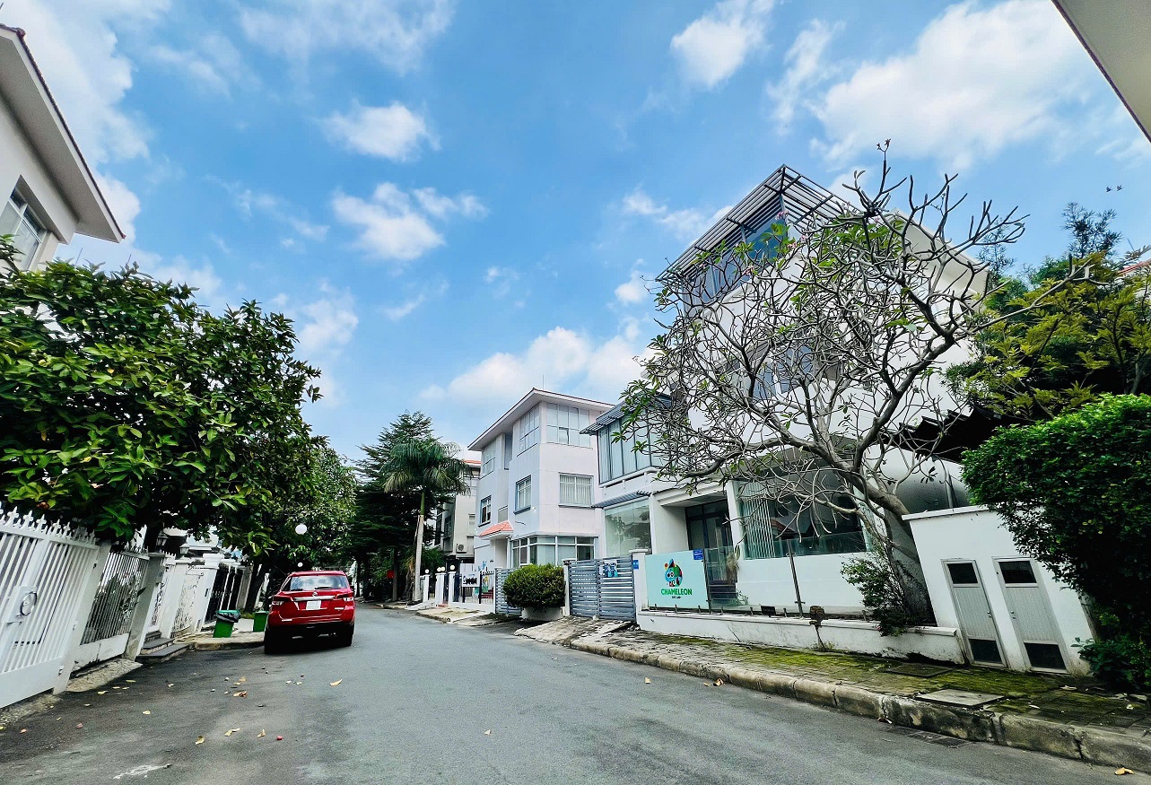 Cho thuê biệt thự đơn lập Mỹ Kim 2 Phú Mỹ Hưng, Quận 7 xây trệt + 2 lầu phòng rộng không nội thất –  2