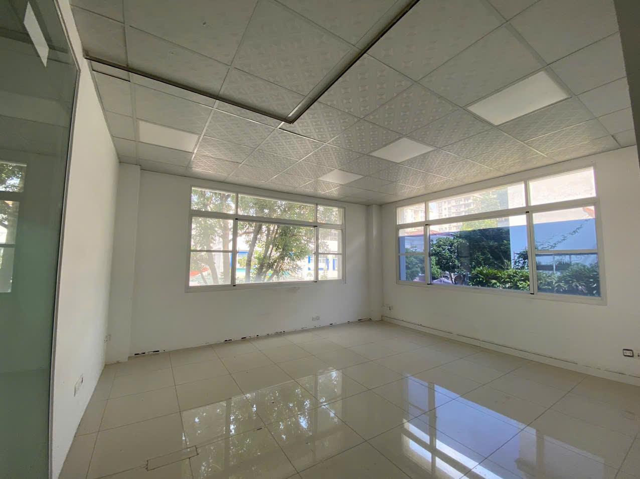 Single-family villa for sale My Van 2 Phu My Hung, District 7 main street, beautiful location near the park 9