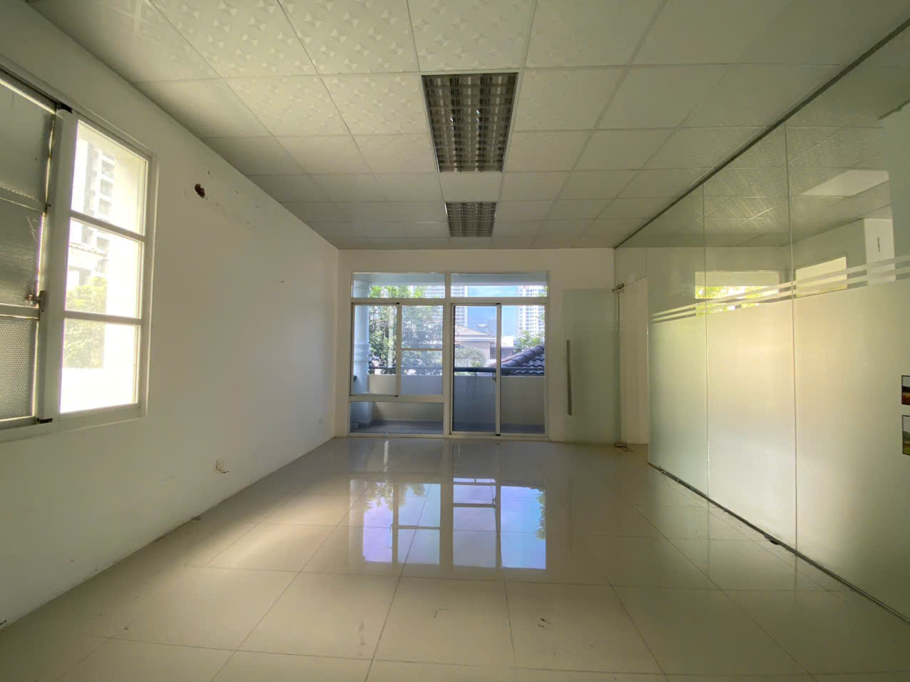 Single-family villa for sale My Van 2 Phu My Hung, District 7 main street, beautiful location near the park 8
