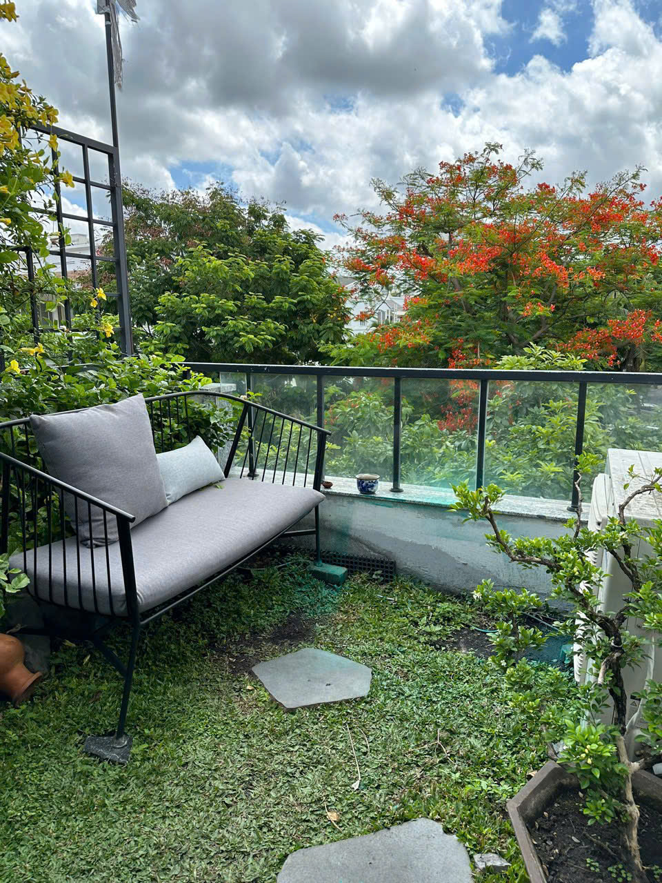 Detached villa for sale Nam Thong 1, Phu My Hung, District 7 built 3 floors with 4 bedrooms opposite the park 198m2 10