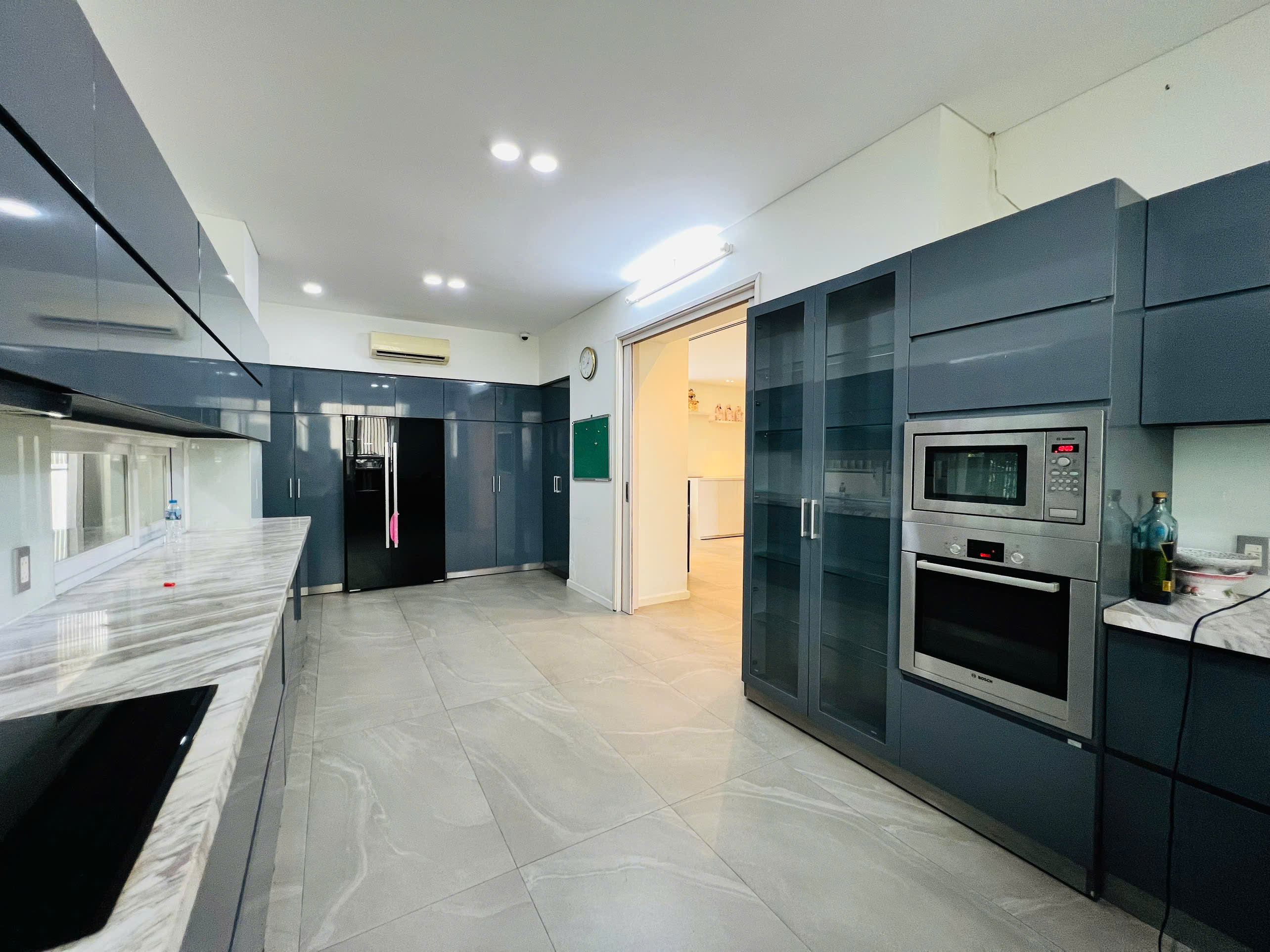 Selling a pair of detached villas My Van Phu My Hung in the corner of the park built 3 floors with 7 bedrooms – 496m2 7
