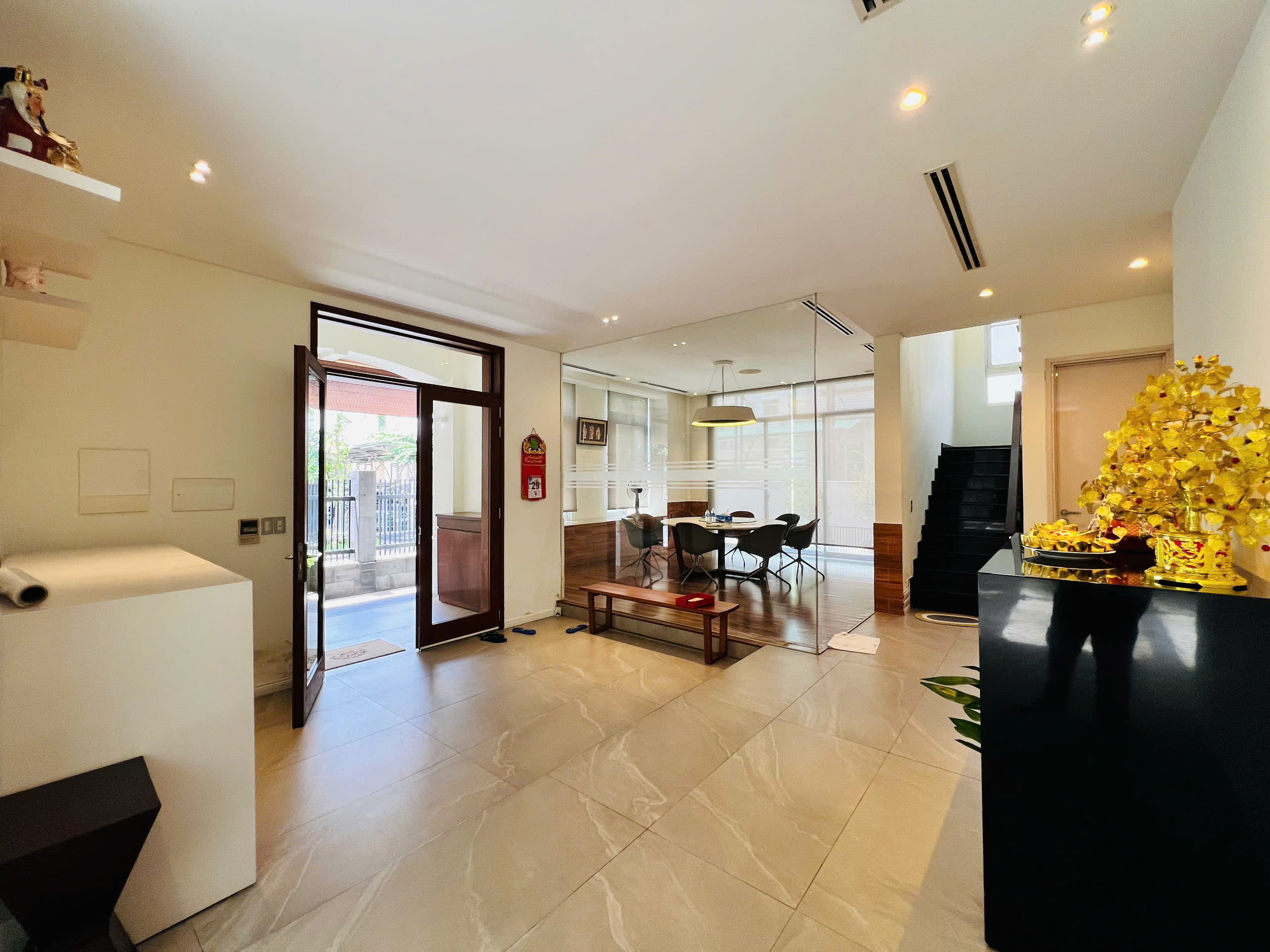 Selling a pair of detached villas My Van Phu My Hung in the corner of the park built 3 floors with 7 bedrooms – 496m2 17