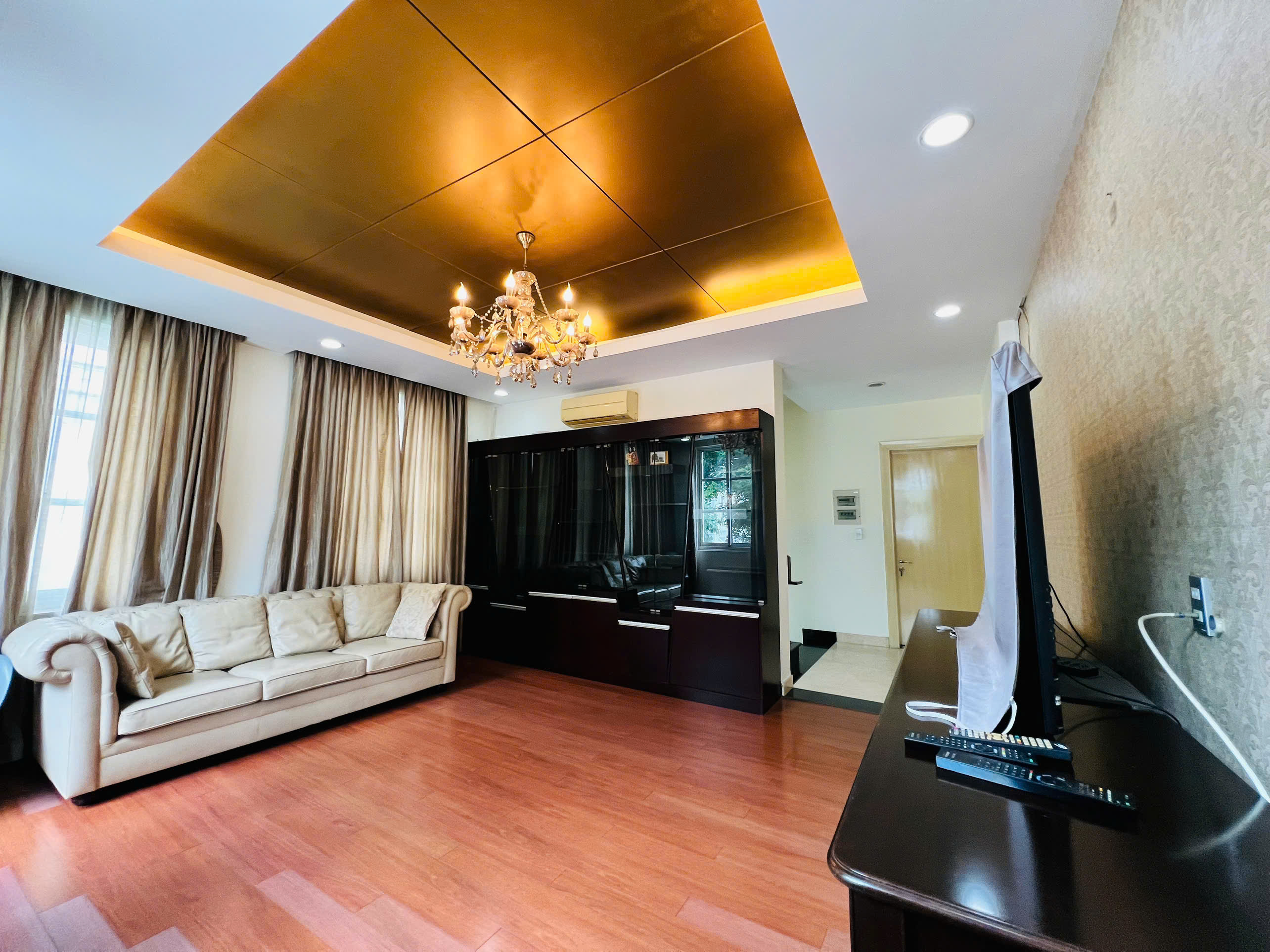 Selling a pair of detached villas My Van Phu My Hung in the corner of the park built 3 floors with 7 bedrooms – 496m2 16