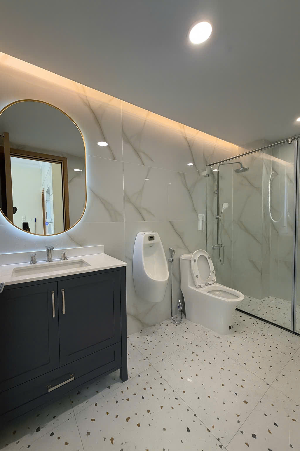Cho thuê biệt thự Everrich Riverside Quận 7 thiết kế 7 phòng ngủ có hồ bơi muối khoáng, thang máy –  8