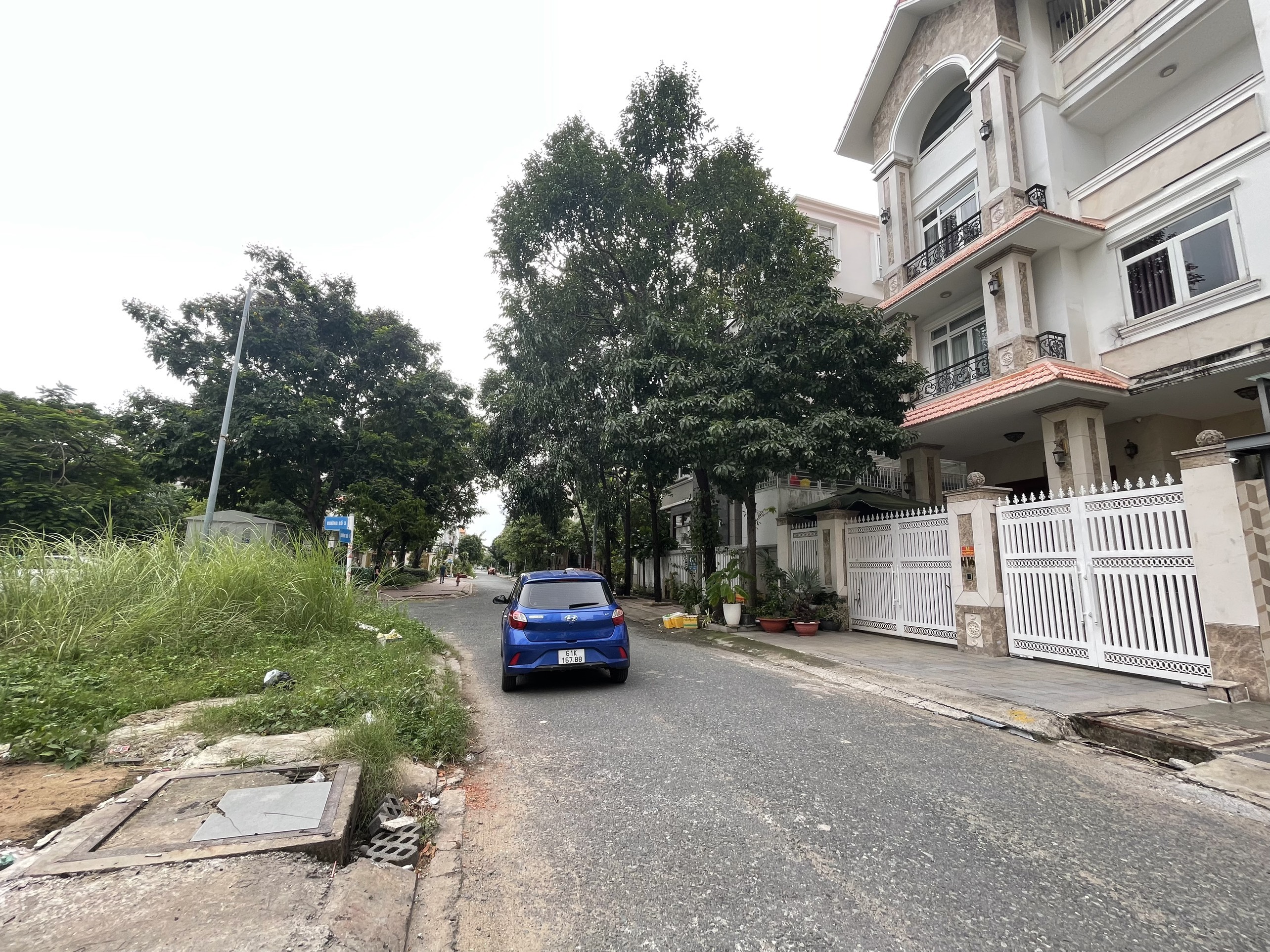Him Lam villa for sale, District 7 house with swimming pool, elevator next to the park 8