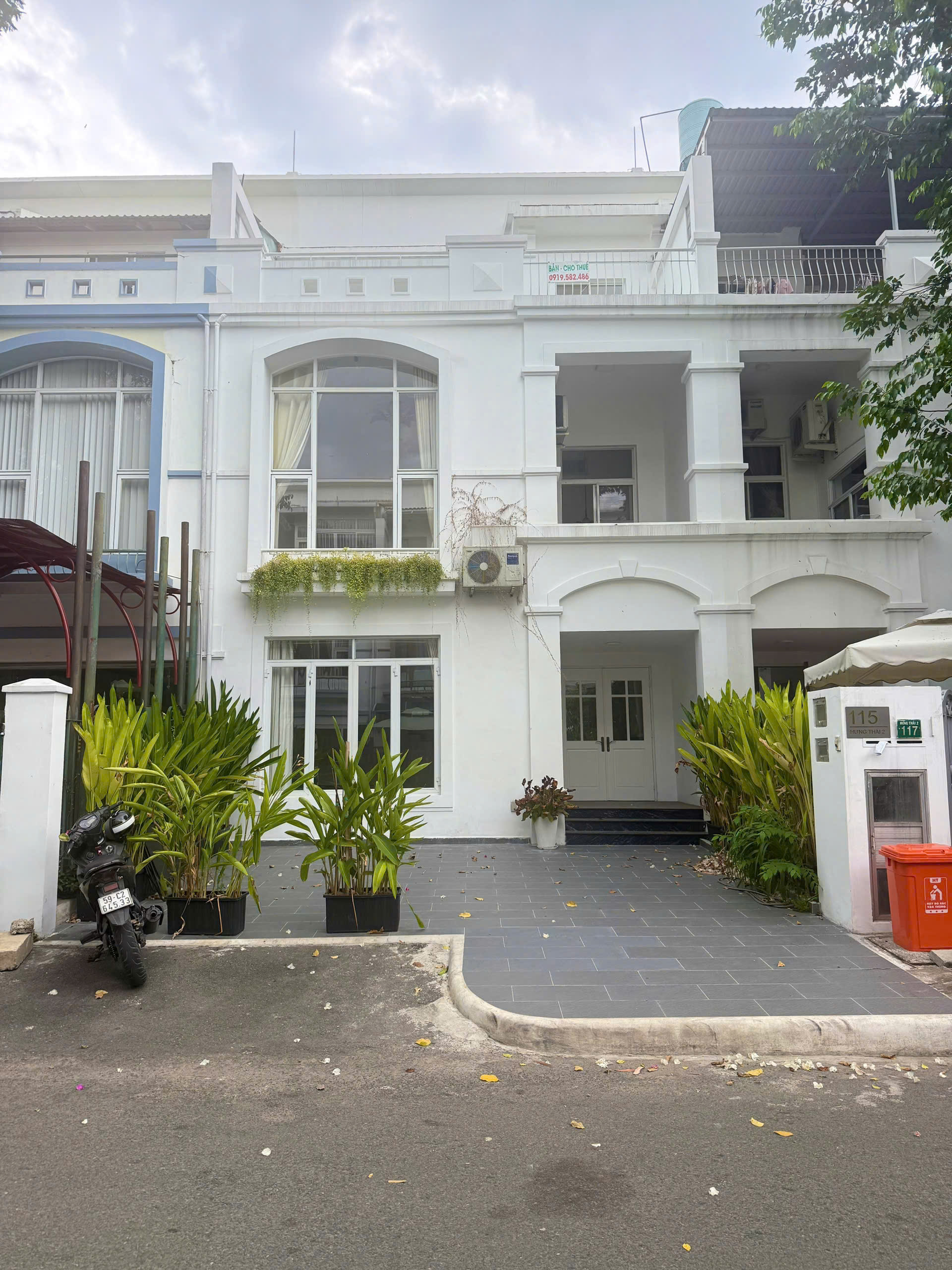 Hung Thai 2 villa for sale, Phu My Hung, District 7, built 3 floors, designed with 4 bedrooms facing North – 126m2 1
