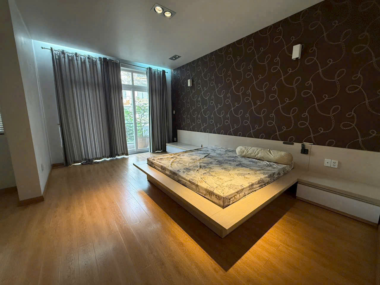 Cho thuê biệt thự KDC Him Lam, Quận 7 xây hầm + 3 tầng + sân thượng – 150m2 2