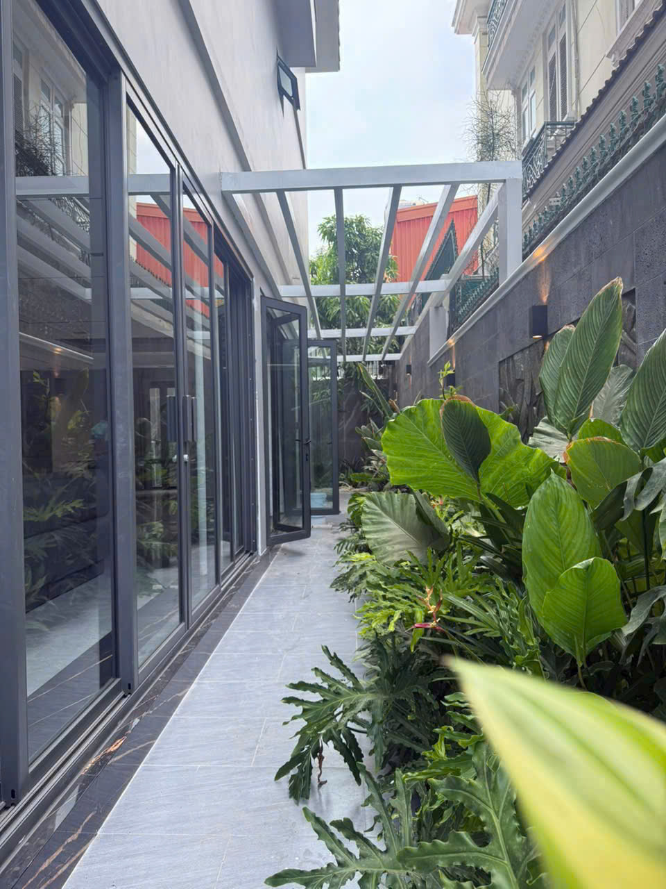 Bán biệt thự KDC Tân Quy Đông, Quận 7 thiết kế 4 phòng ngủ, kế sông mát mẻ quanh năm – 240m2 1