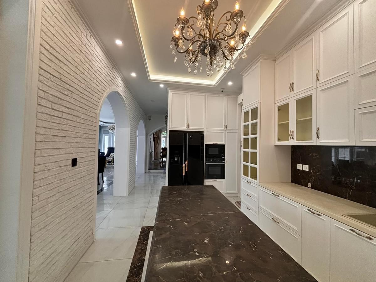 Villa for sale in Nam Phu compound, Tan Thuan Dong, District 7 with 5 bedrooms near the river 4