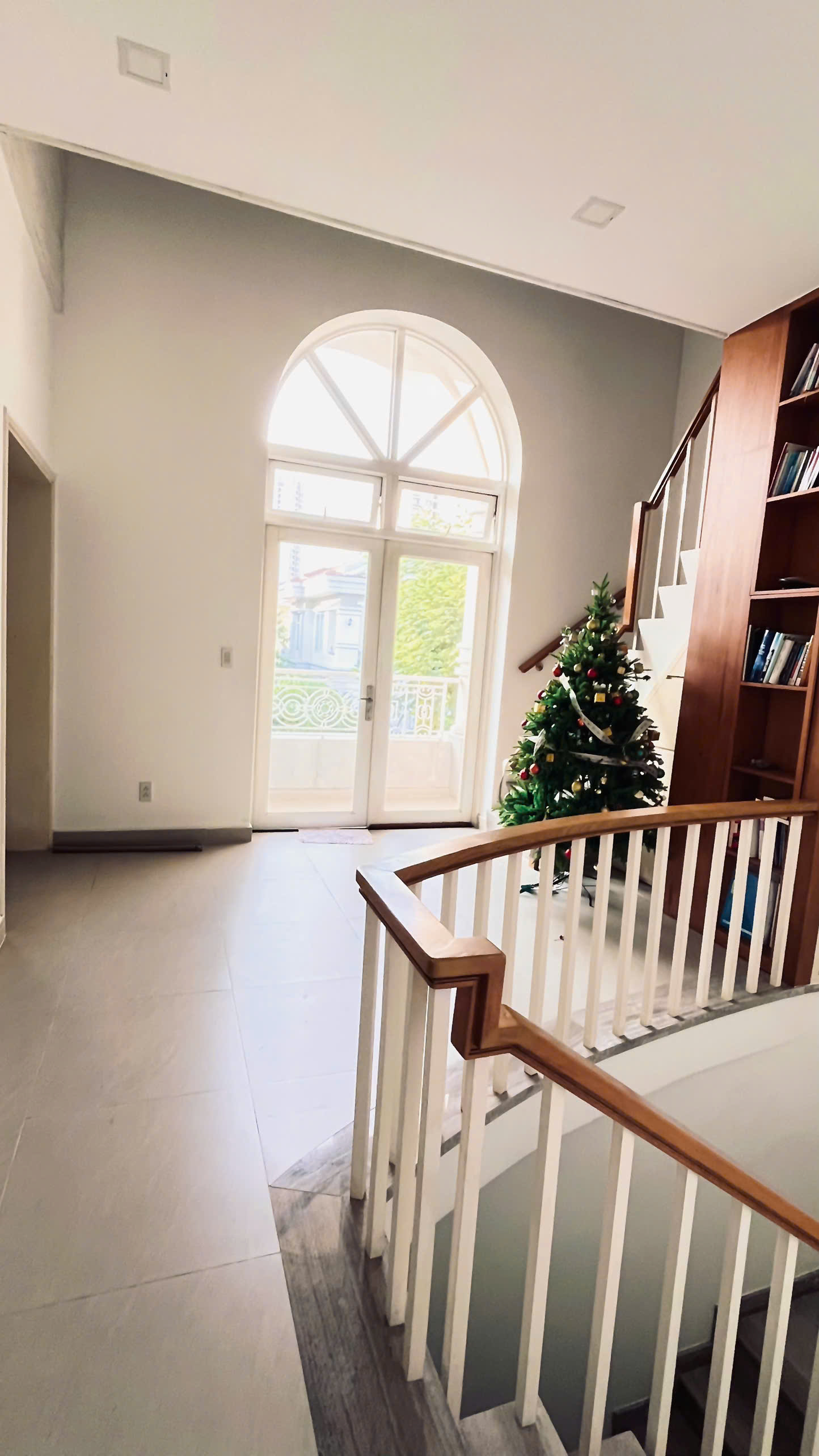 Selling or renting a villa adjacent to My Phu 3 Phu My Hung, District 7 with 4 floors with 3 bedrooms – 122.5m2 3