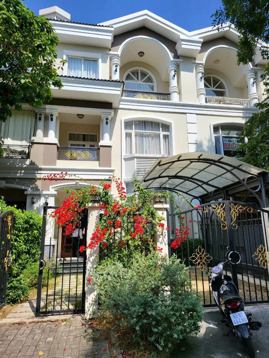 My Phu 3C Phu Townhouse for sale Phu My Hung built 3 floors with 4 bedrooms with 2 facades – 124.25m2 5