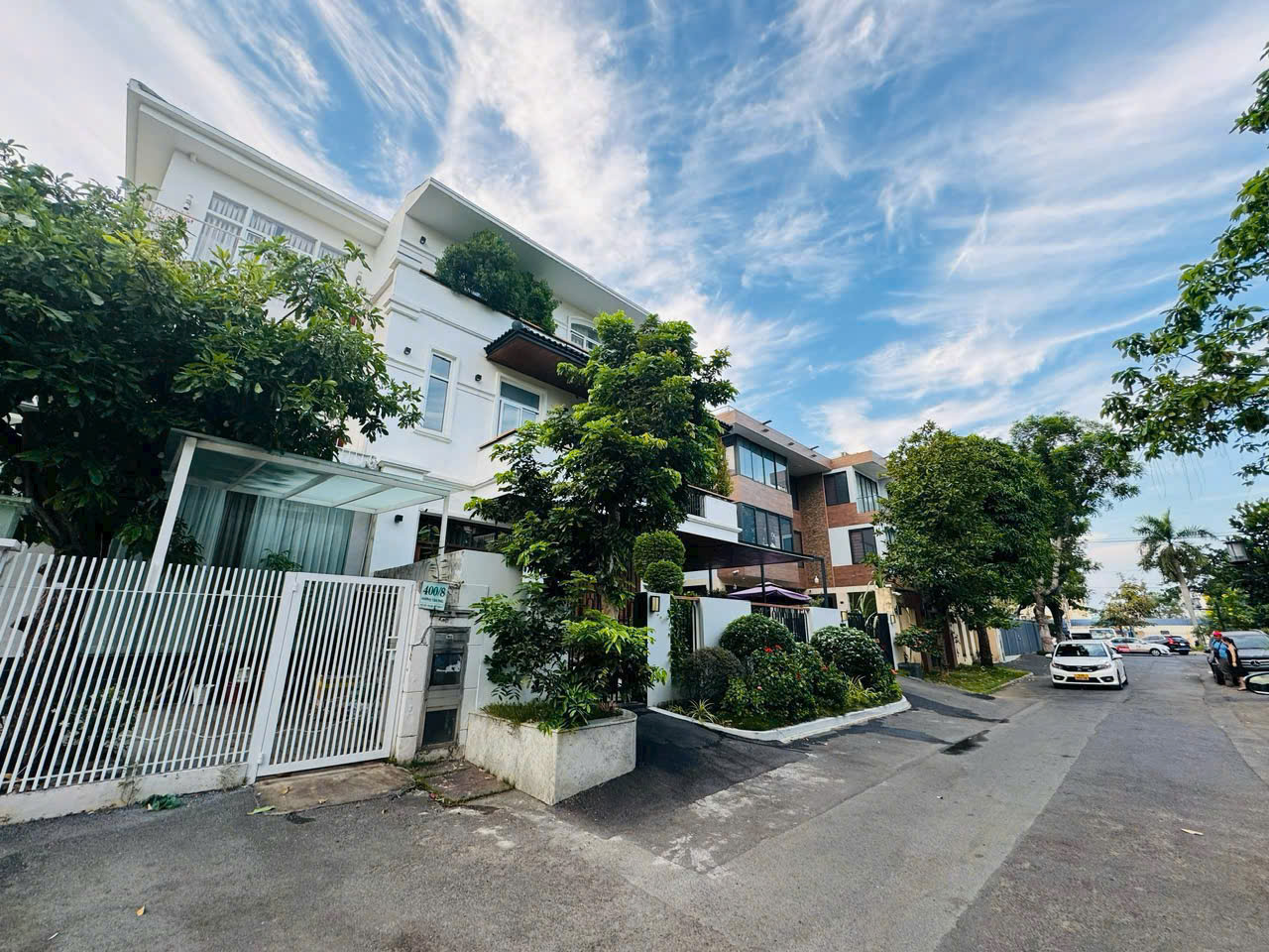 Bán hoặc cho thuê biệt thự Mỹ Gia 2 Phú Mỹ Hưng, Quận 7 có 4 phòng ngủ, view công viên – 245.5m2 1