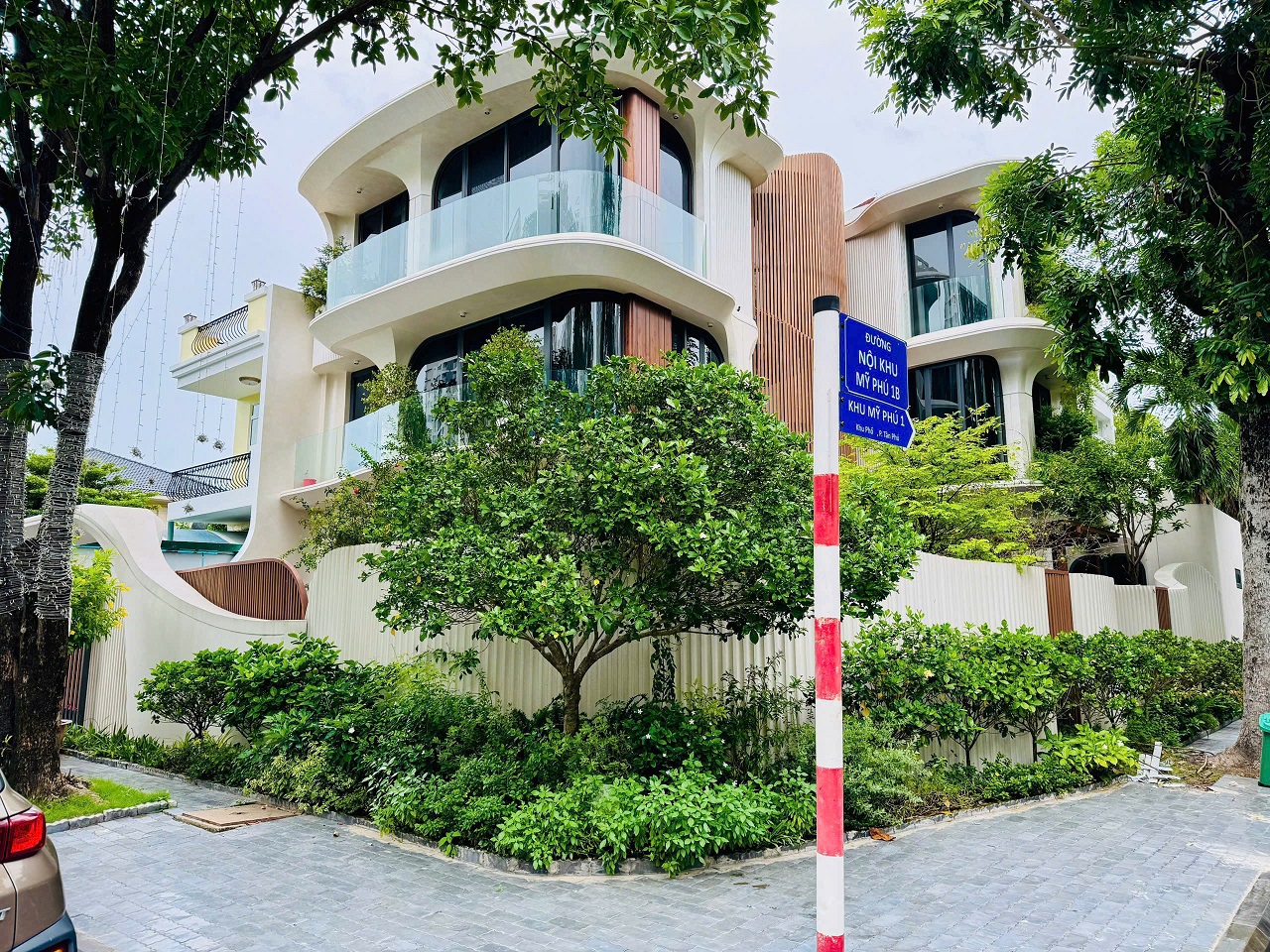 My Phu 1 Phu villa for sale, Phu My Hung, District 7, corner apartment, 2 facades, 3 floors, 4 bedrooms design – 291.5m2 10