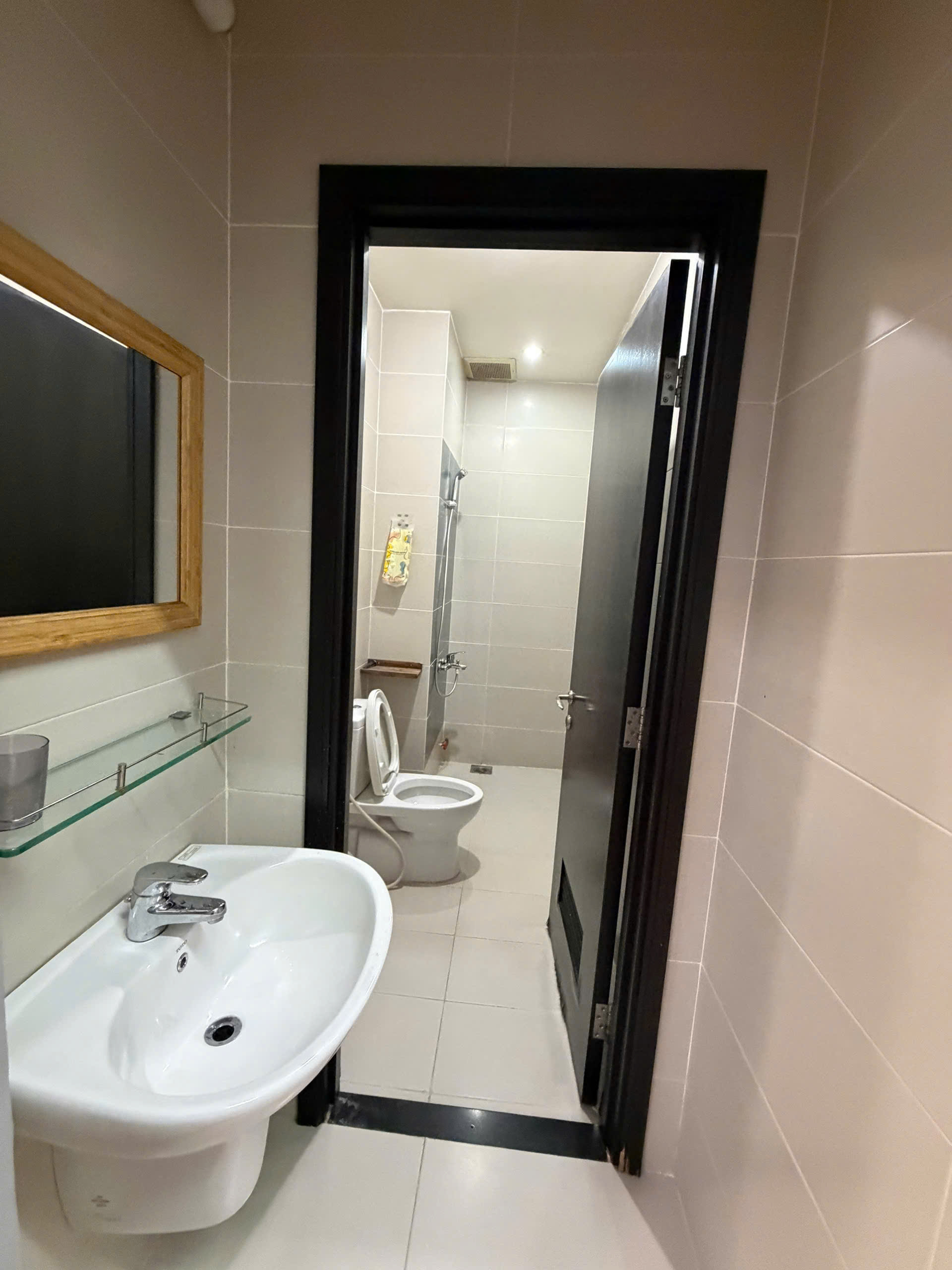 Cho thuê biệt thự Nam Thông 2 Phú Mỹ Hưng xây 3 tầng thiết kế 5 phòng ngủ có phòng ở trệt – 144m2 7