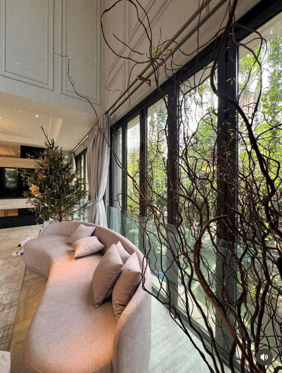 Cho thuê biệt thự Nam Thông 2 Phú Mỹ Hưng, Quận 7 xây 4 tầng có thang máy, 3 mặt tiền – 370.1m2 3