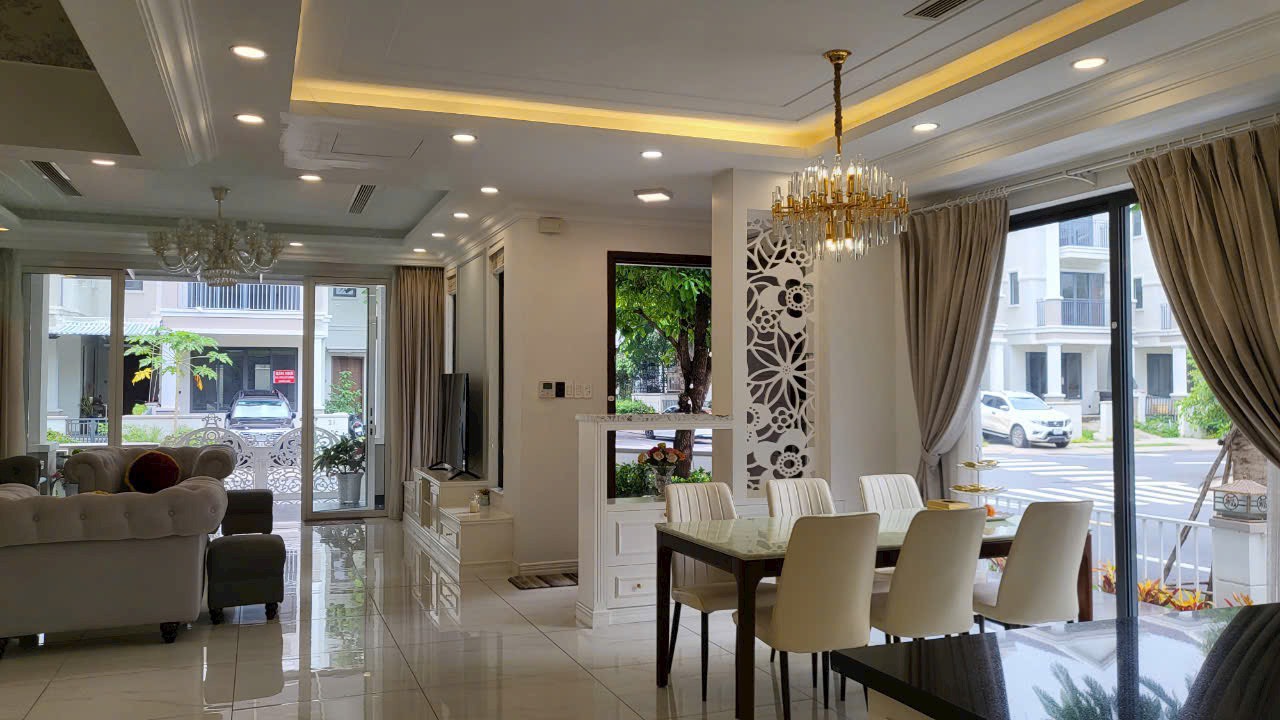 Nine South Nguyen Huu Tho villa for rent, Nha Be corner apartment with 5 bedrooms