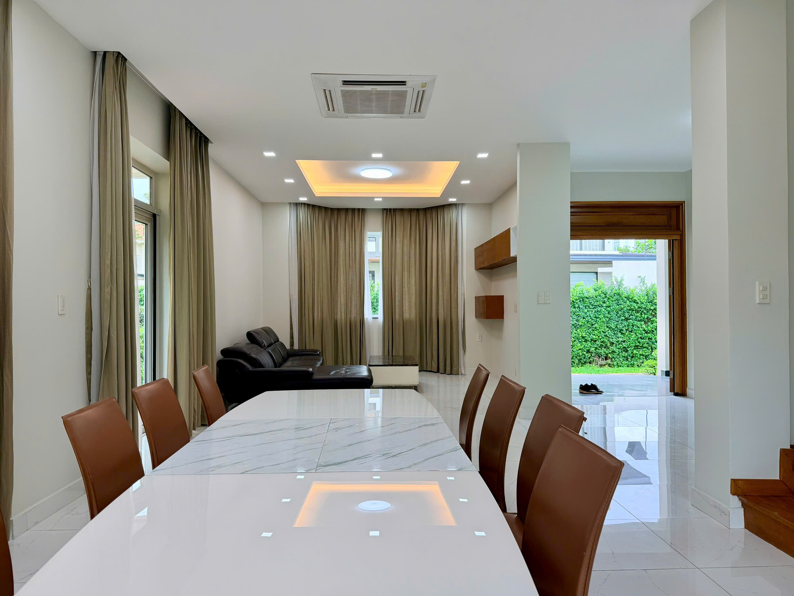 Phu Gia Phu My Hung villa for rent with ground floor + floor with 4 bedrooms garden – 317.3m2 1