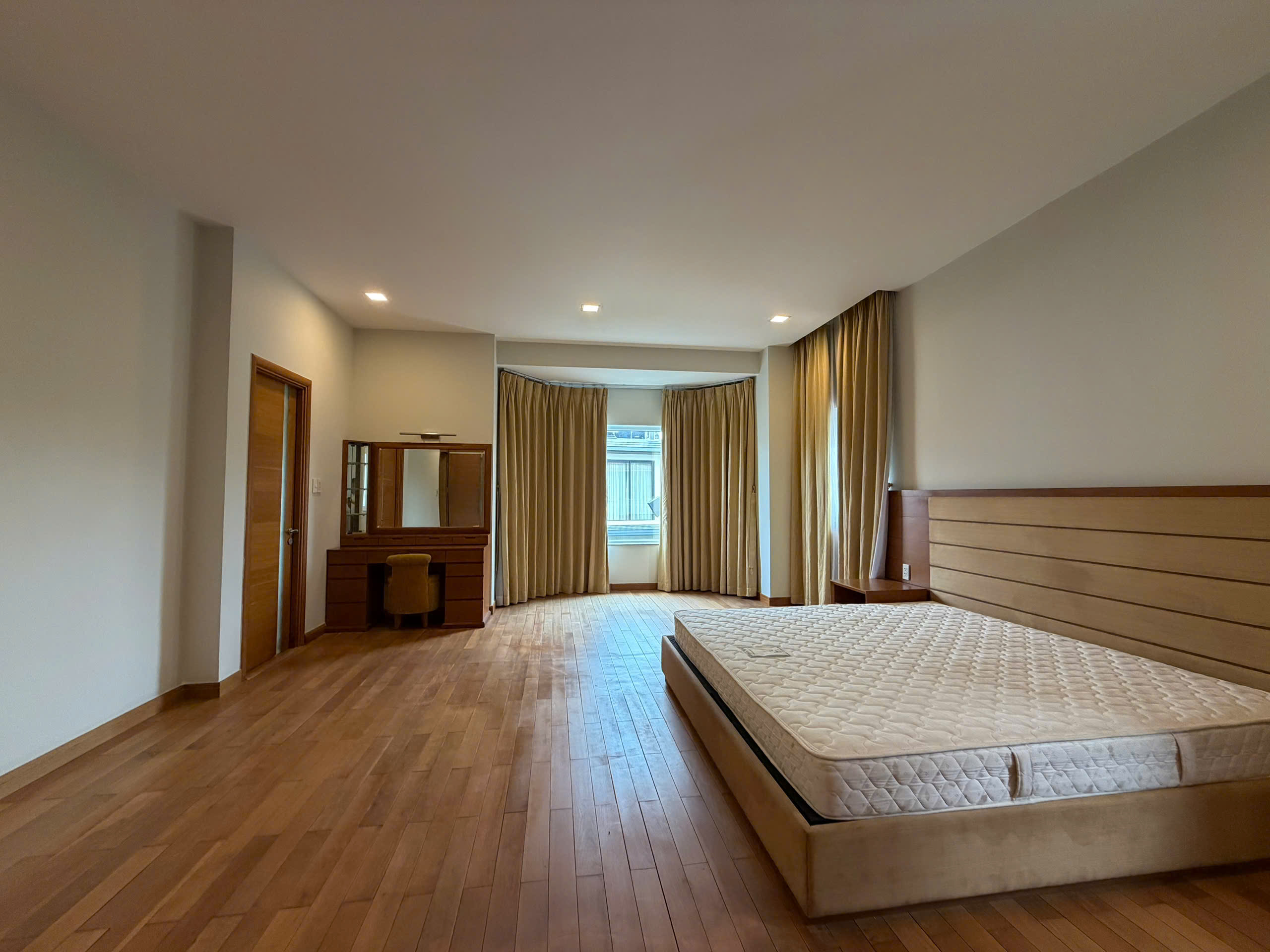 Phu Gia Phu My Hung villa for rent with ground floor + floor with 4 bedrooms garden – 317.3m2 13