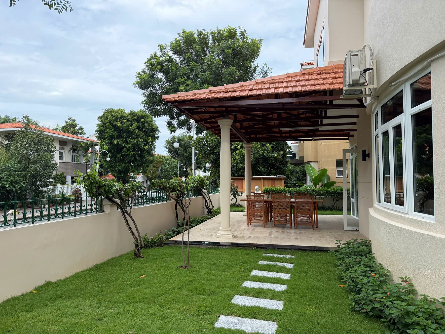 Phu Gia Phu My Hung villa for rent with ground floor + floor with 4 bedrooms garden – 317.3m2 7