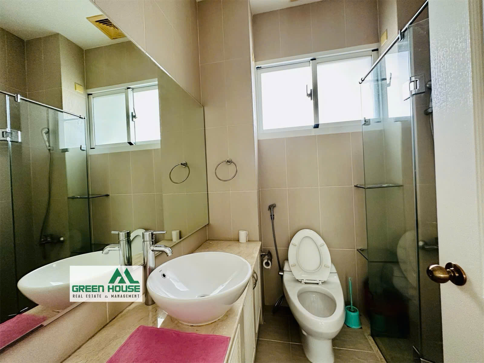 Bán biệt thự Phú Gia Phú Mỹ Hưng, Quận 7 căn góc 3 mặt tiền xây 2 tầng giá đầu tư rẽ hơn 30% – 368m2 3