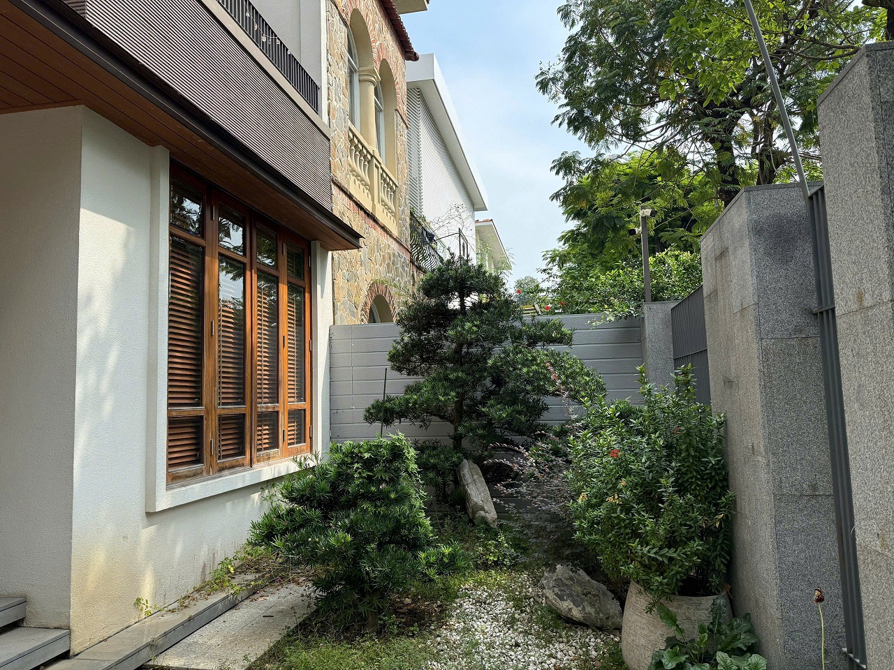 Cho thuê biệt thự song lập 212 Mỹ Kim 2 Phú Mỹ Hưng, Quận 7 xây 3 tầng có 3 phòng ngủ – 204.25m2 19