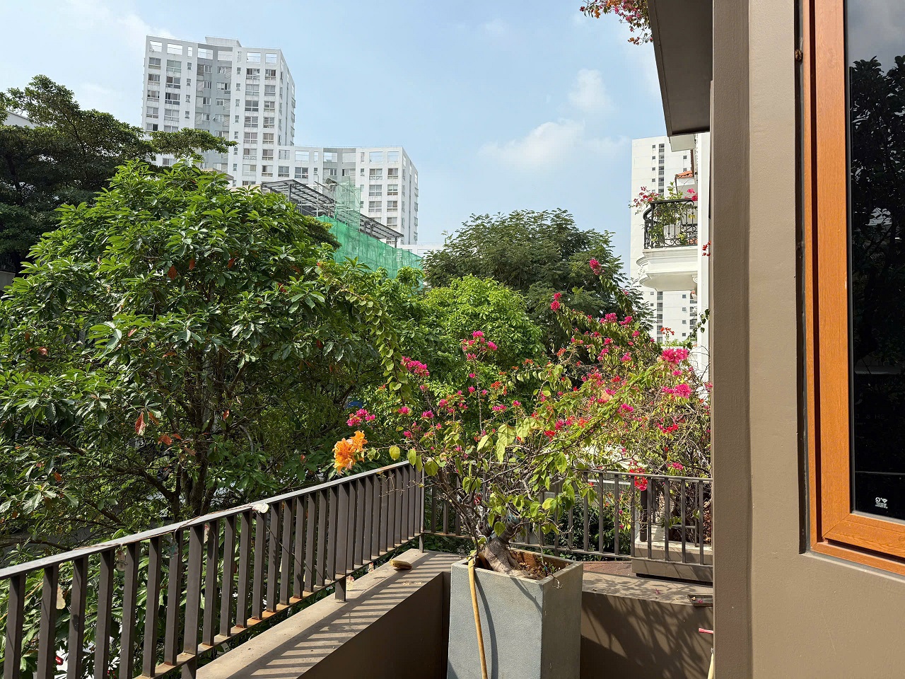 Cho thuê biệt thự song lập 212 Mỹ Kim 2 Phú Mỹ Hưng, Quận 7 xây 3 tầng có 3 phòng ngủ – 204.25m2 7