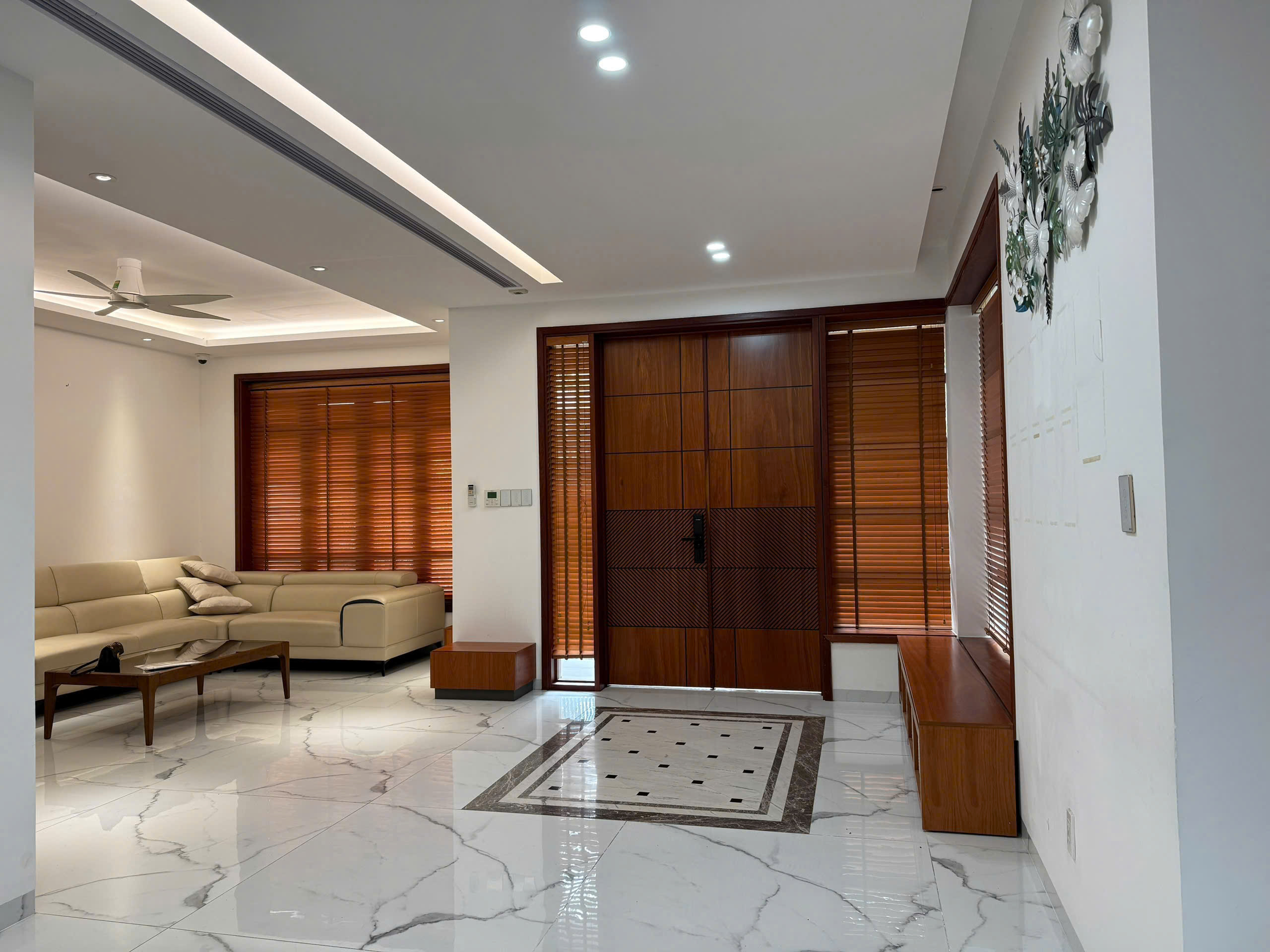 Cho thuê biệt thự song lập 212 Mỹ Kim 2 Phú Mỹ Hưng, Quận 7 xây 3 tầng có 3 phòng ngủ – 204.25m2 4