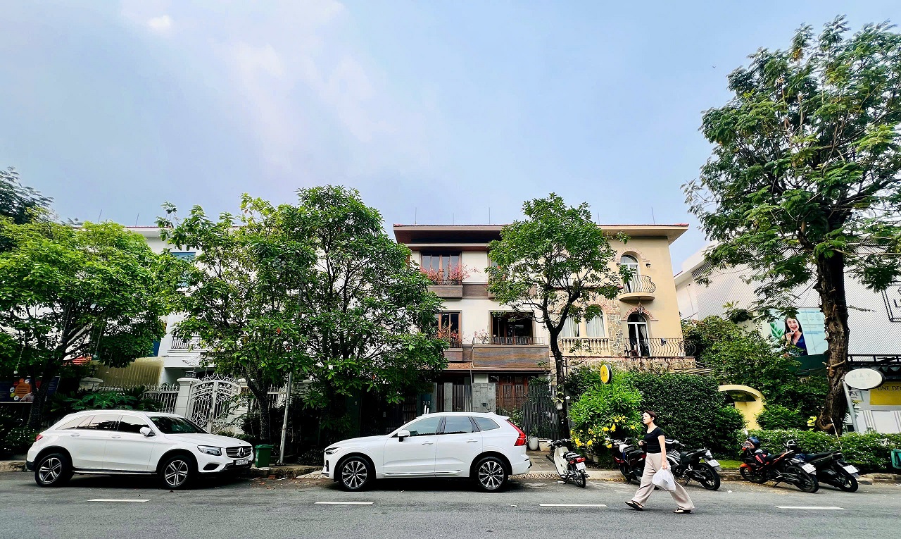 Cho thuê biệt thự song lập 212 Mỹ Kim 2 Phú Mỹ Hưng, Quận 7 xây 3 tầng có 3 phòng ngủ – 204.25m2 15