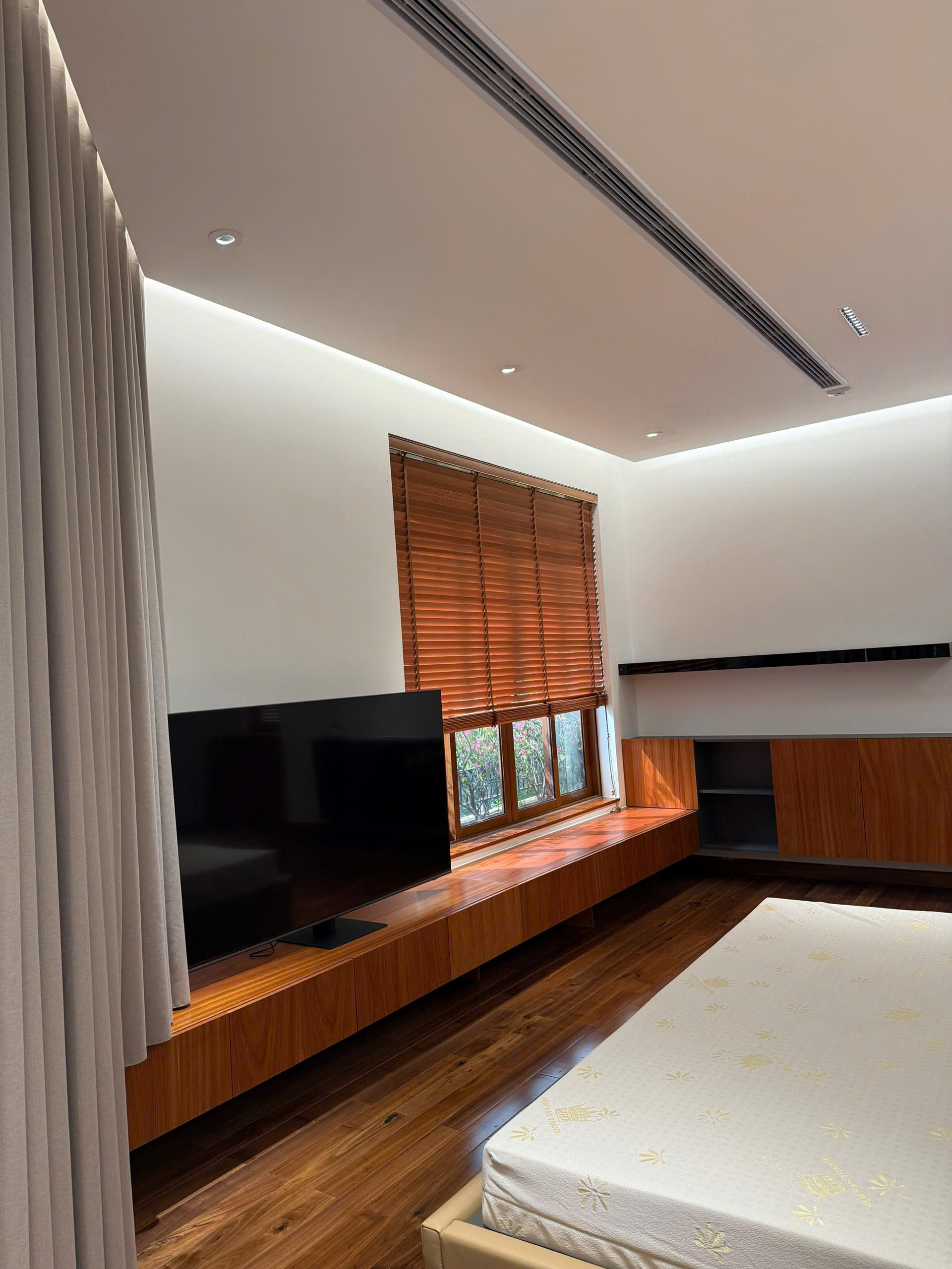 Cho thuê biệt thự song lập 212 Mỹ Kim 2 Phú Mỹ Hưng, Quận 7 xây 3 tầng có 3 phòng ngủ – 204.25m2 13