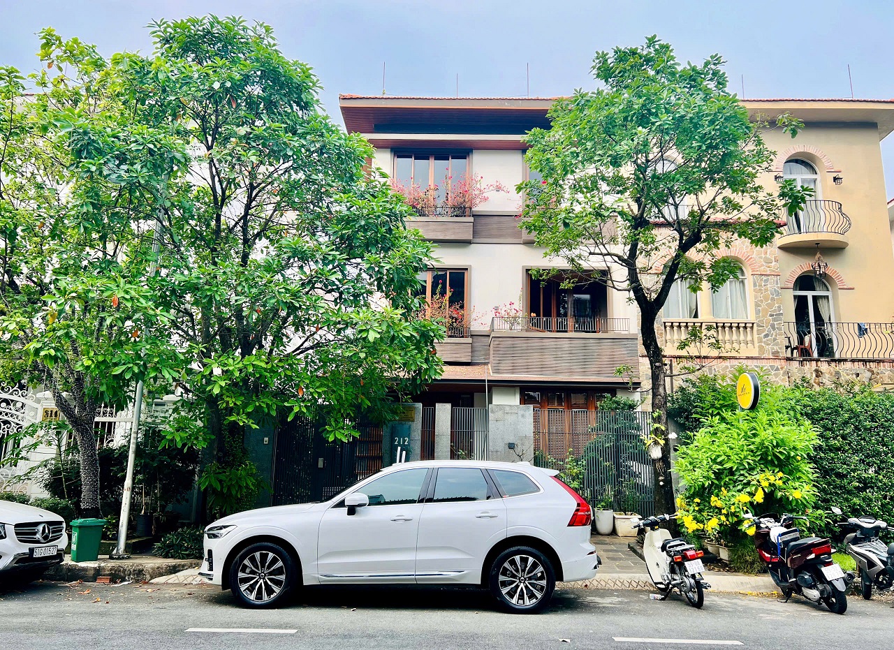 Cho thuê biệt thự song lập 212 Mỹ Kim 2 Phú Mỹ Hưng, Quận 7 xây 3 tầng có 3 phòng ngủ – 204.25m2 11