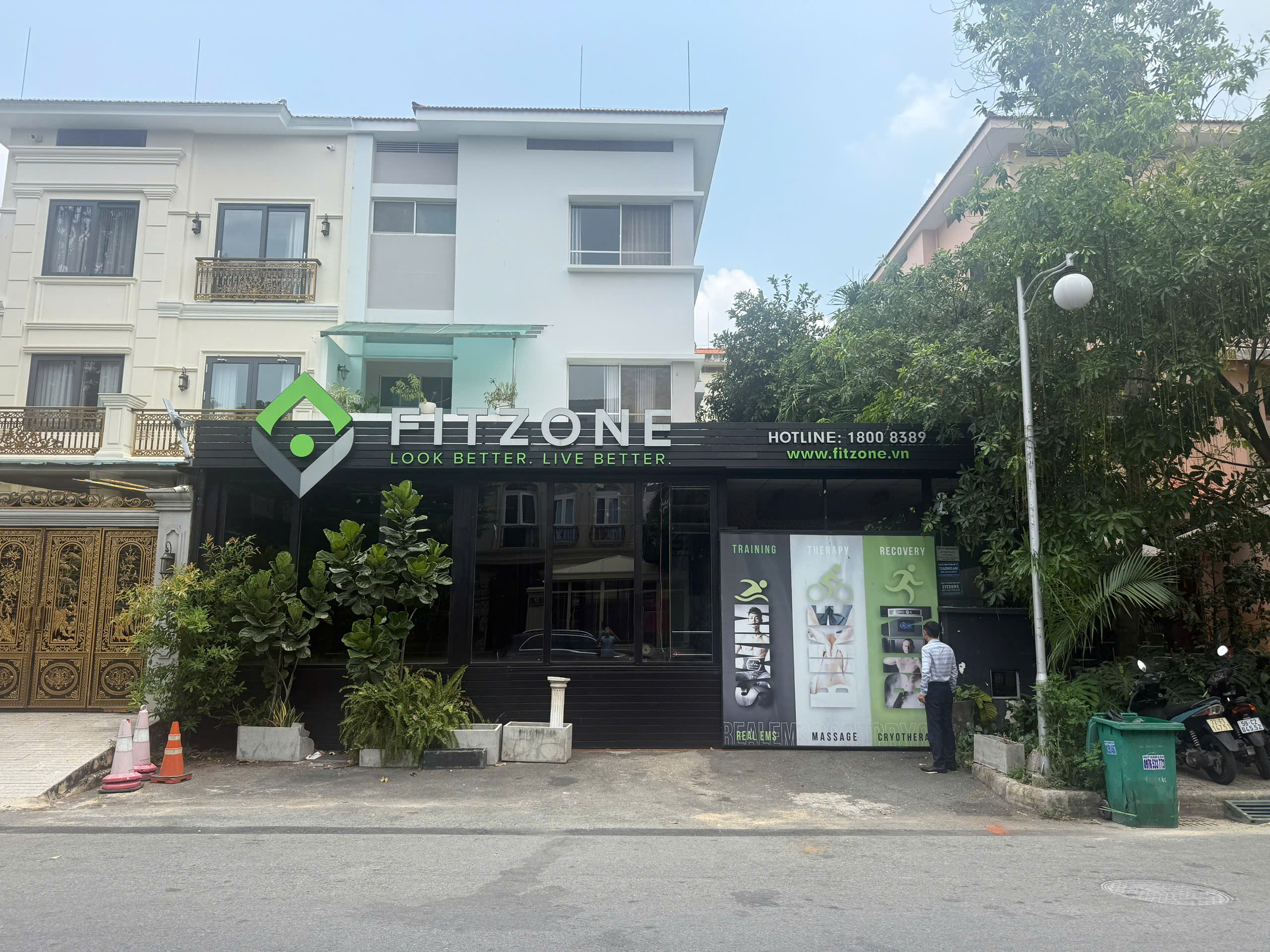 Duplex villa for rent in My Hoang Phu My Hung, District 7 with ground floor + 2 floors in front of Pham Thai Buong – 210m2 15