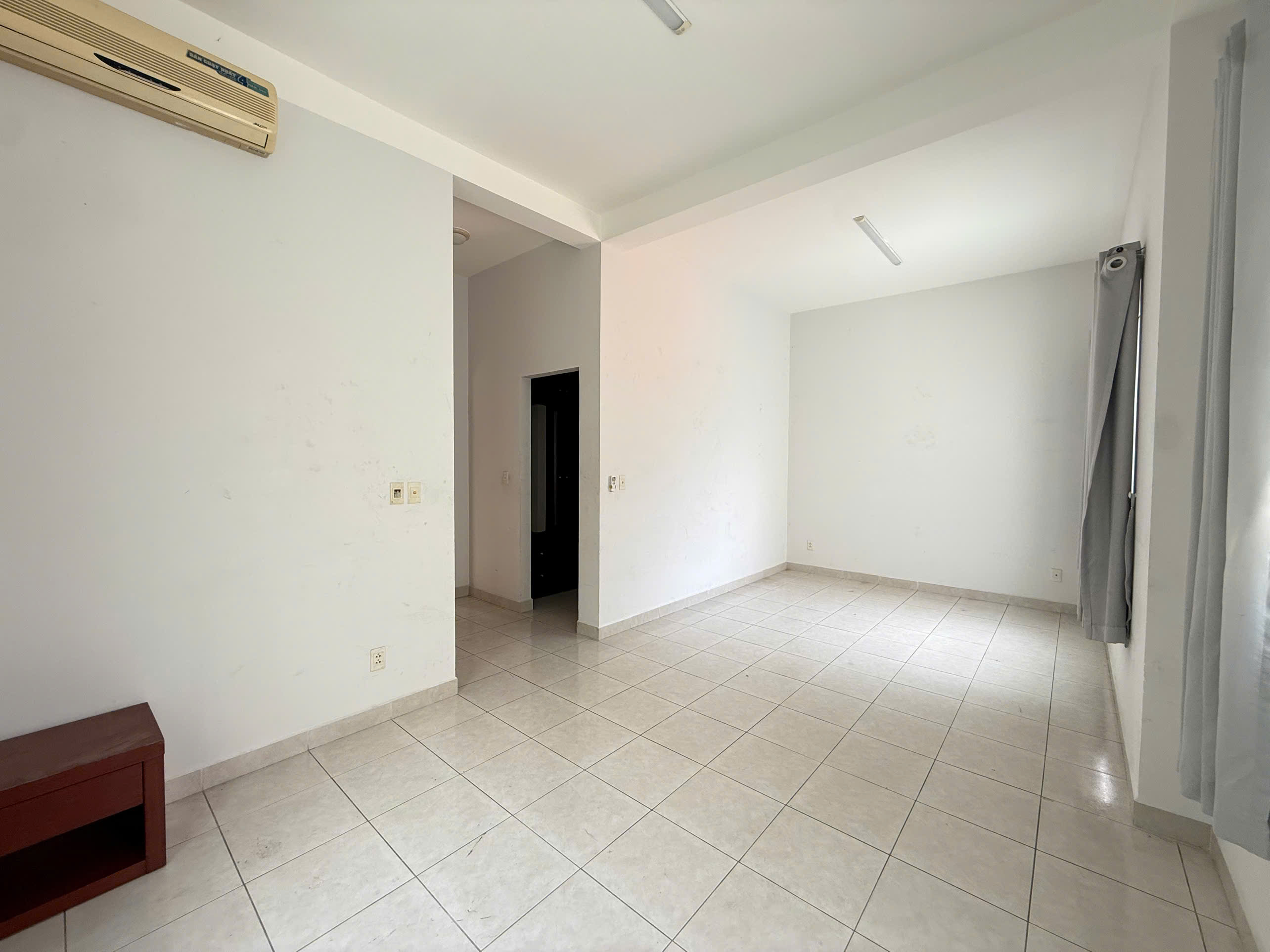 Duplex villa for rent in My Hoang Phu My Hung, District 7 with ground floor + 2 floors in front of Pham Thai Buong – 210m2 11