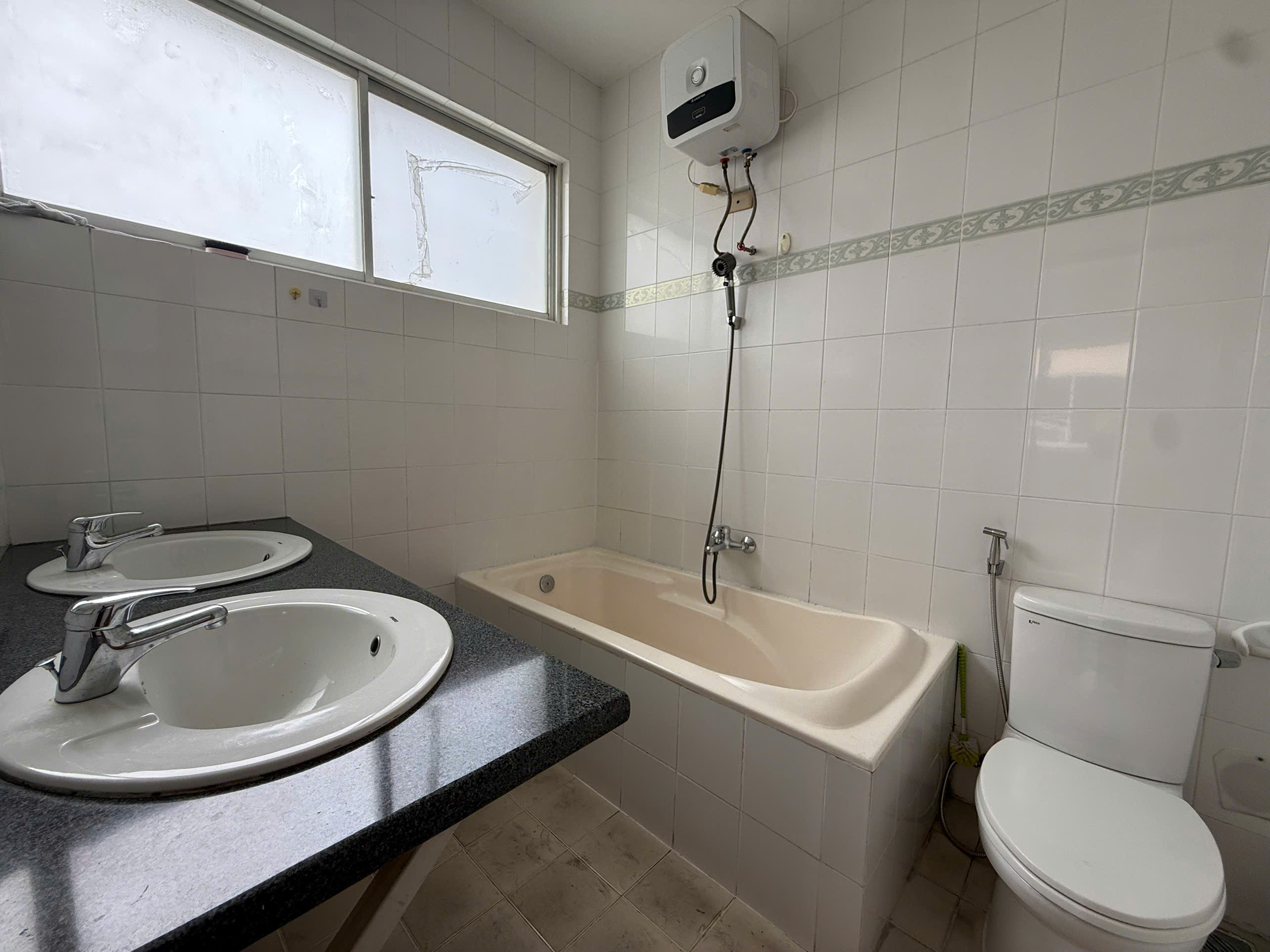 Duplex villa for rent in My Hoang Phu My Hung, District 7 with ground floor + 2 floors in front of Pham Thai Buong – 210m2 7