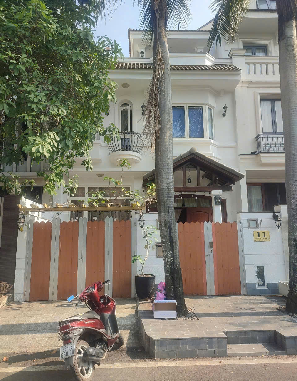 Duplex villa for sale or rent Nam Thong 3 Phu My Hung, District 7 with 5 bedrooms design facing Northwest