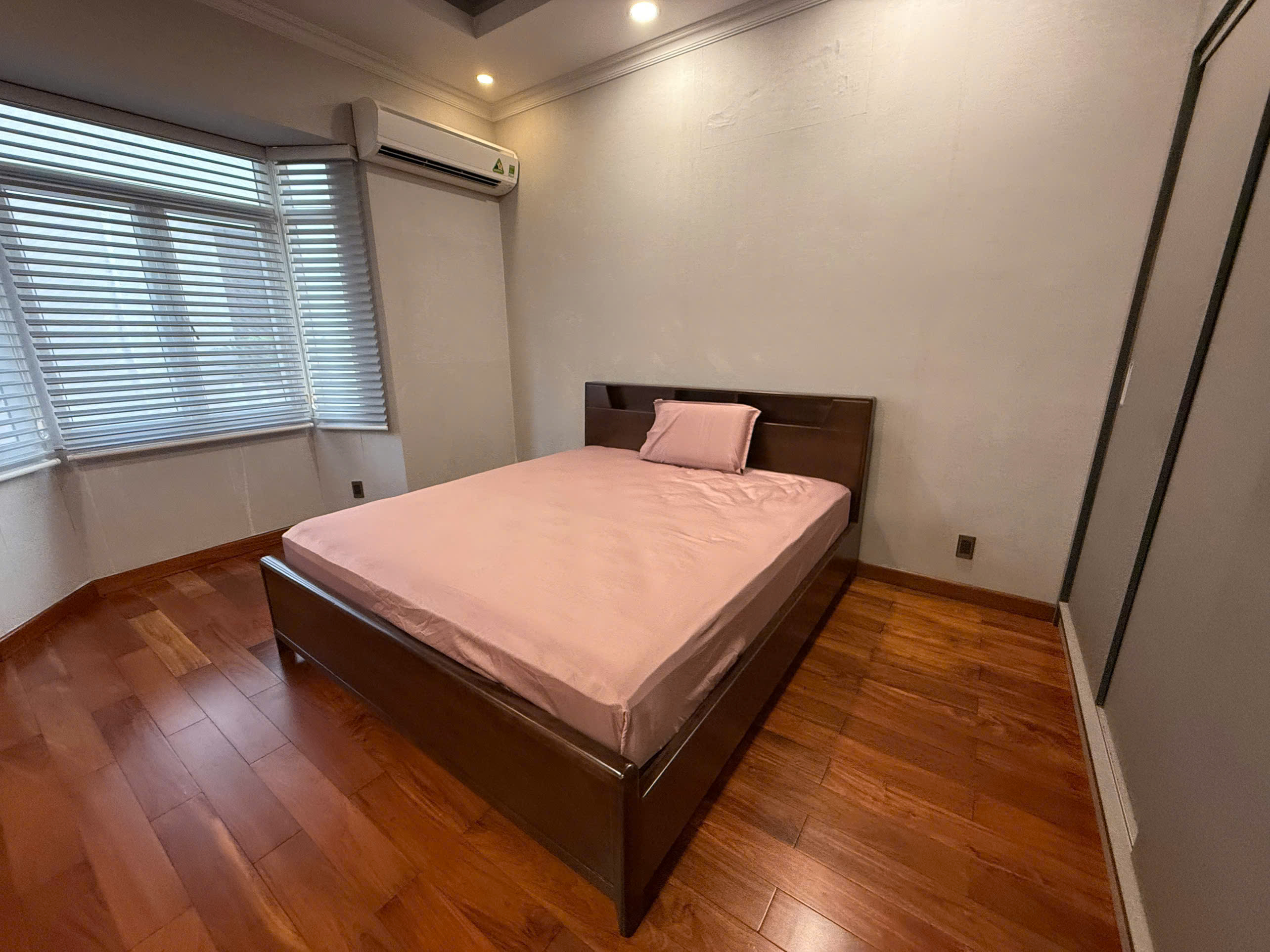 Duplex villa for sale or rent Nam Thong 3 Phu My Hung, District 7 with 5 bedrooms design facing Northwest 6