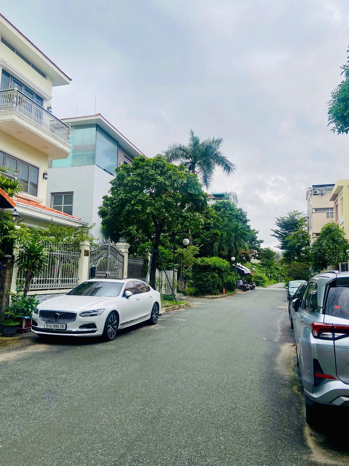 Phu My Hung villa for sale, built 3 floors, beautiful location, for rent 2000 USD/month – 180.5m2 2