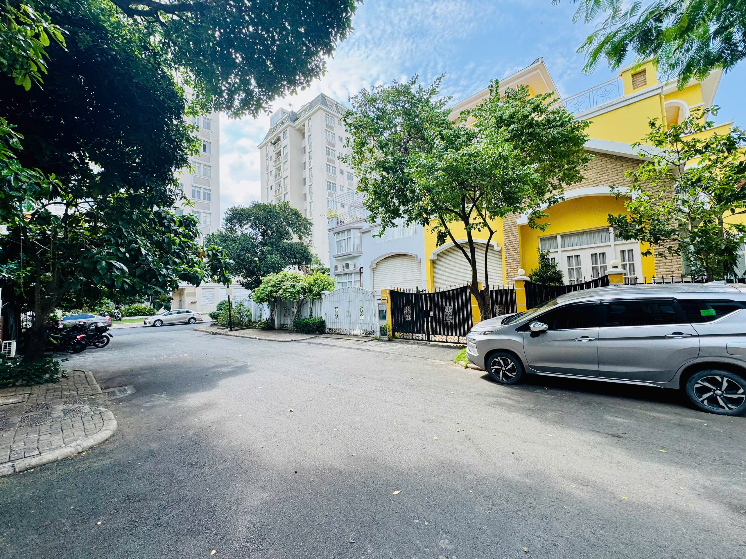 My Thai quadruple villa for sale 2A Phu My Hung built 2 floors facing Northwest – 256m2 2